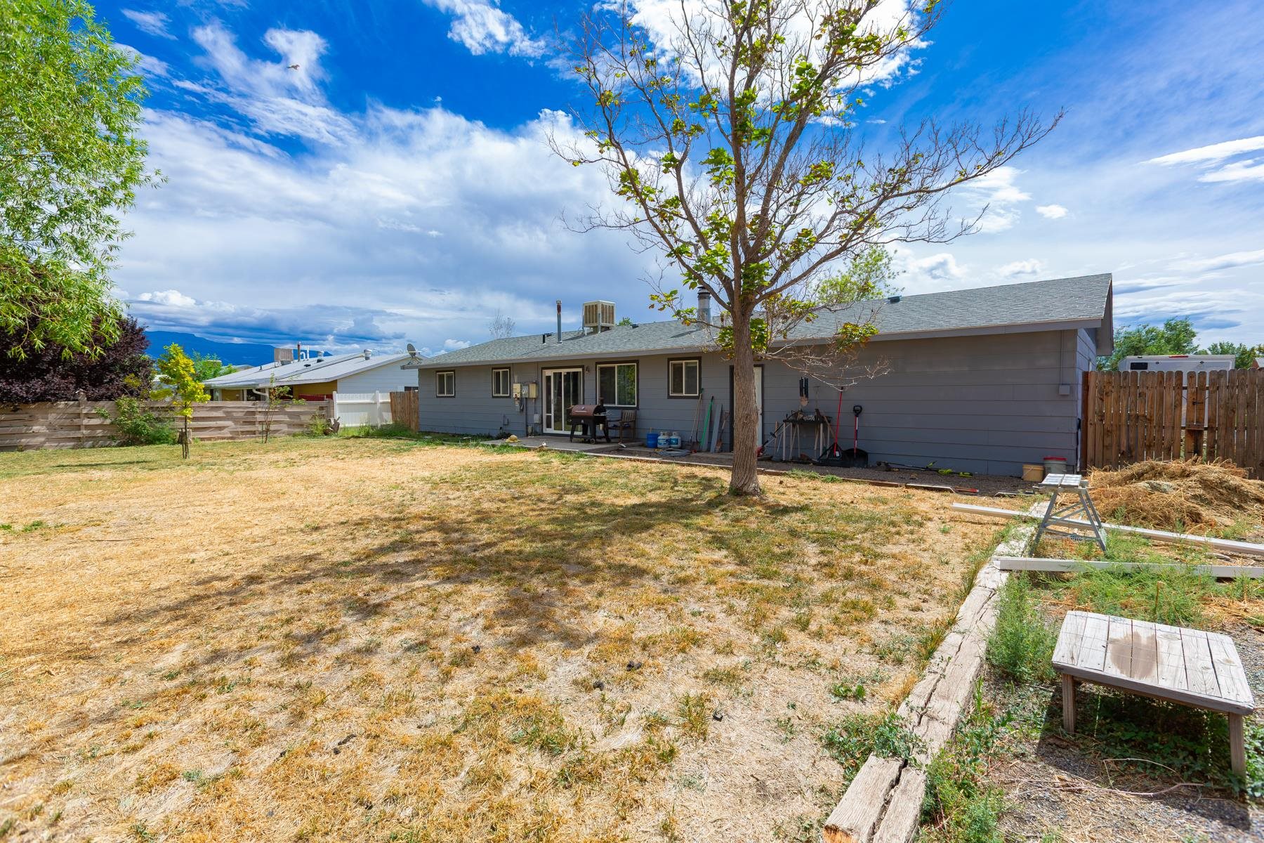 3190 1/2 Elm Avenue Property Photo 25