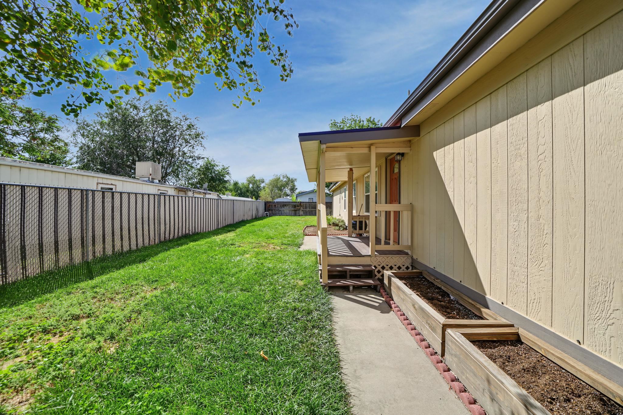 449 Lark Drive Property Photo 2
