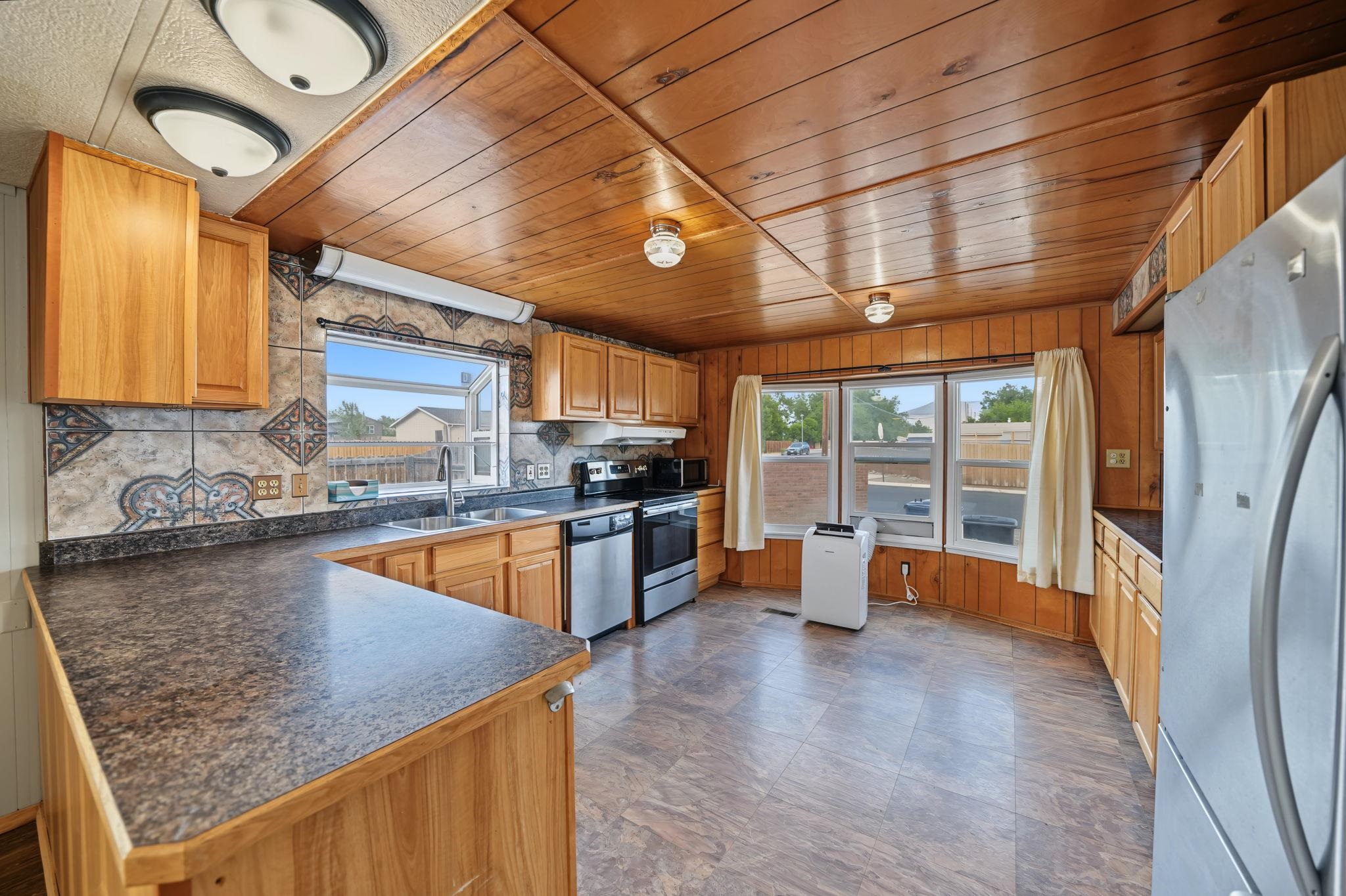449 Lark Drive Property Photo 4