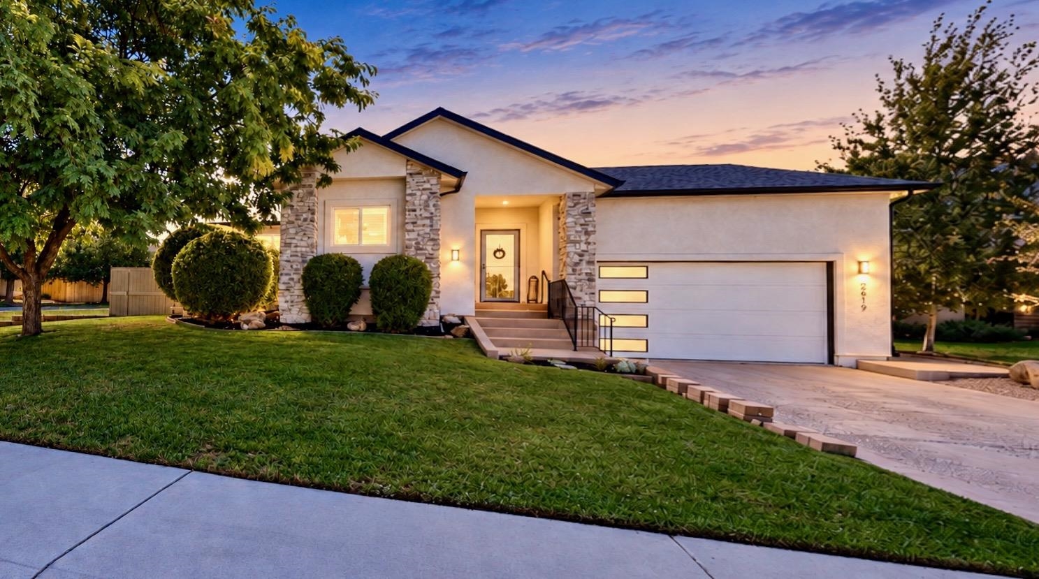 2619 Aster Court Property Photo 1