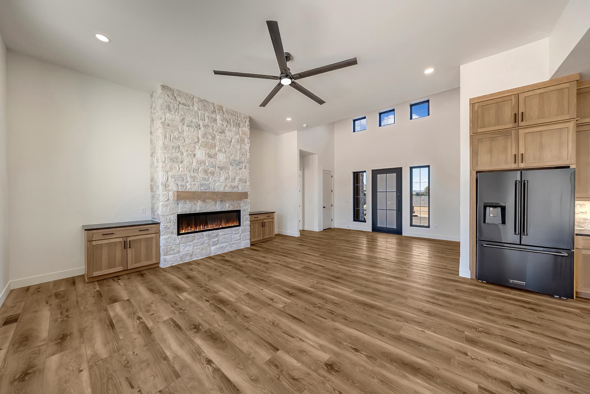2051 Caleb Way Property Photo 5