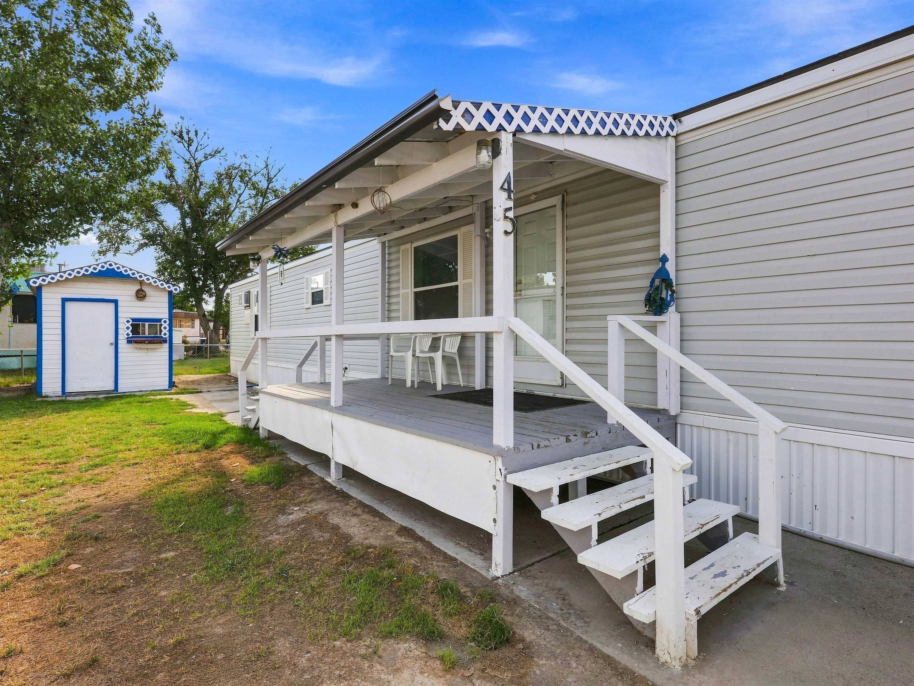 585 25 1/2 Road Property Photo 1