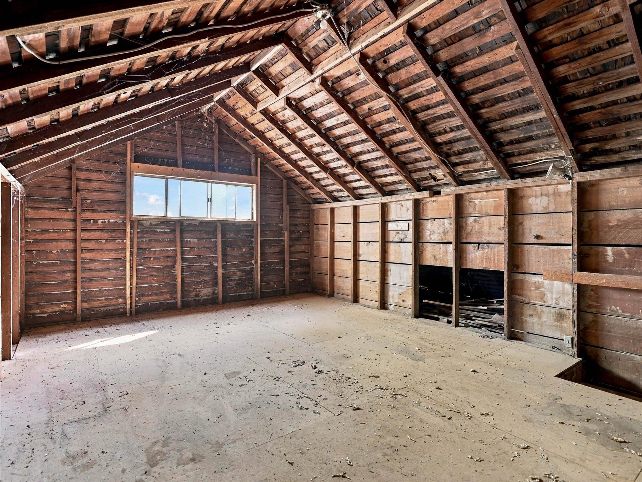 670 26 Road Property Photo 3