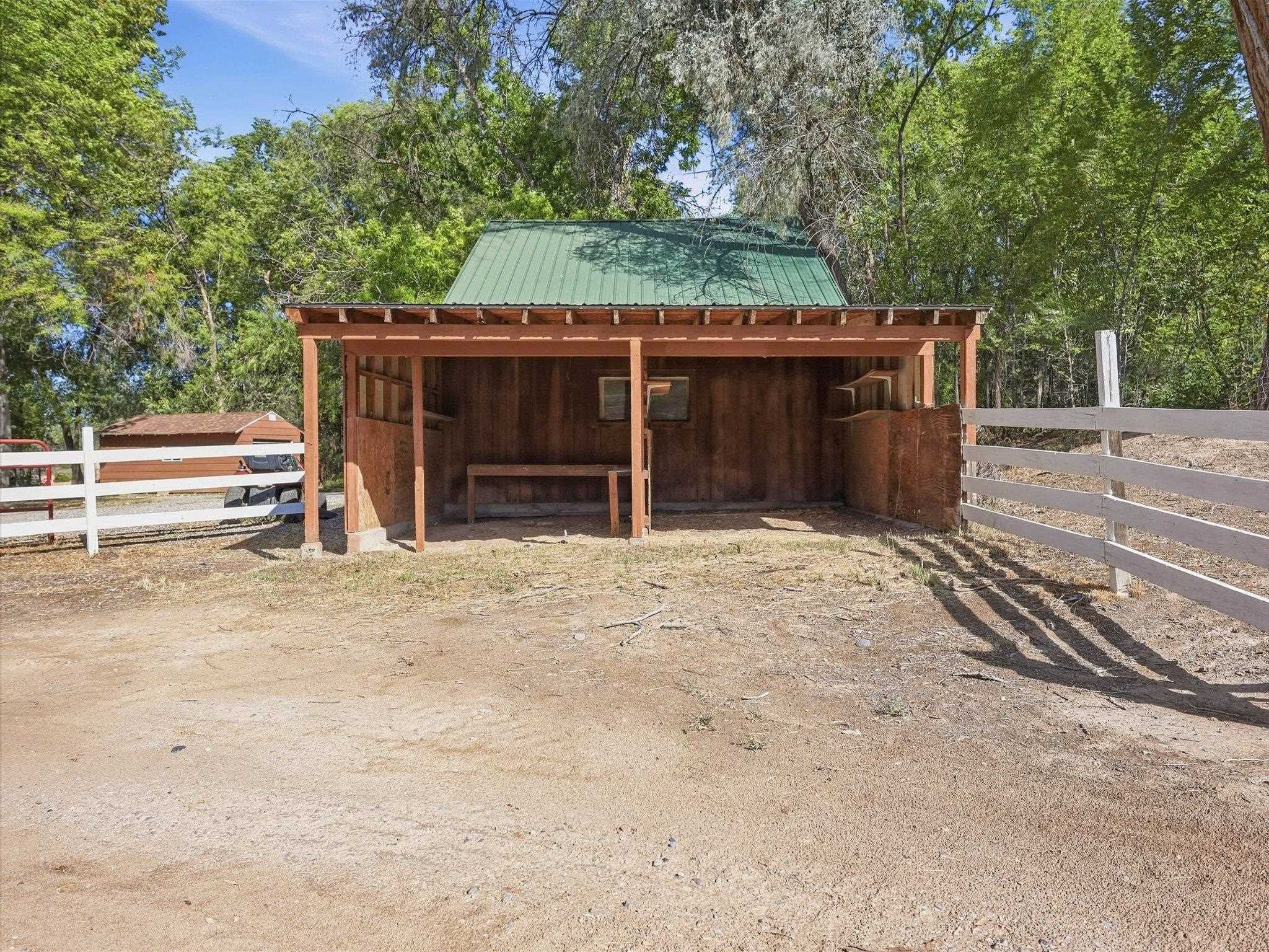 670 26 Road Property Photo 4