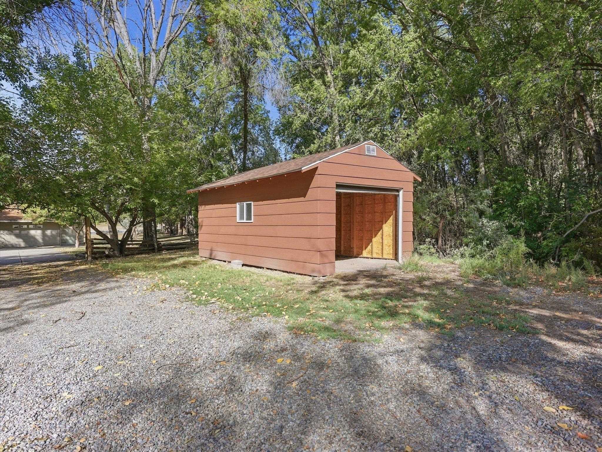 670 26 Road Property Photo 6