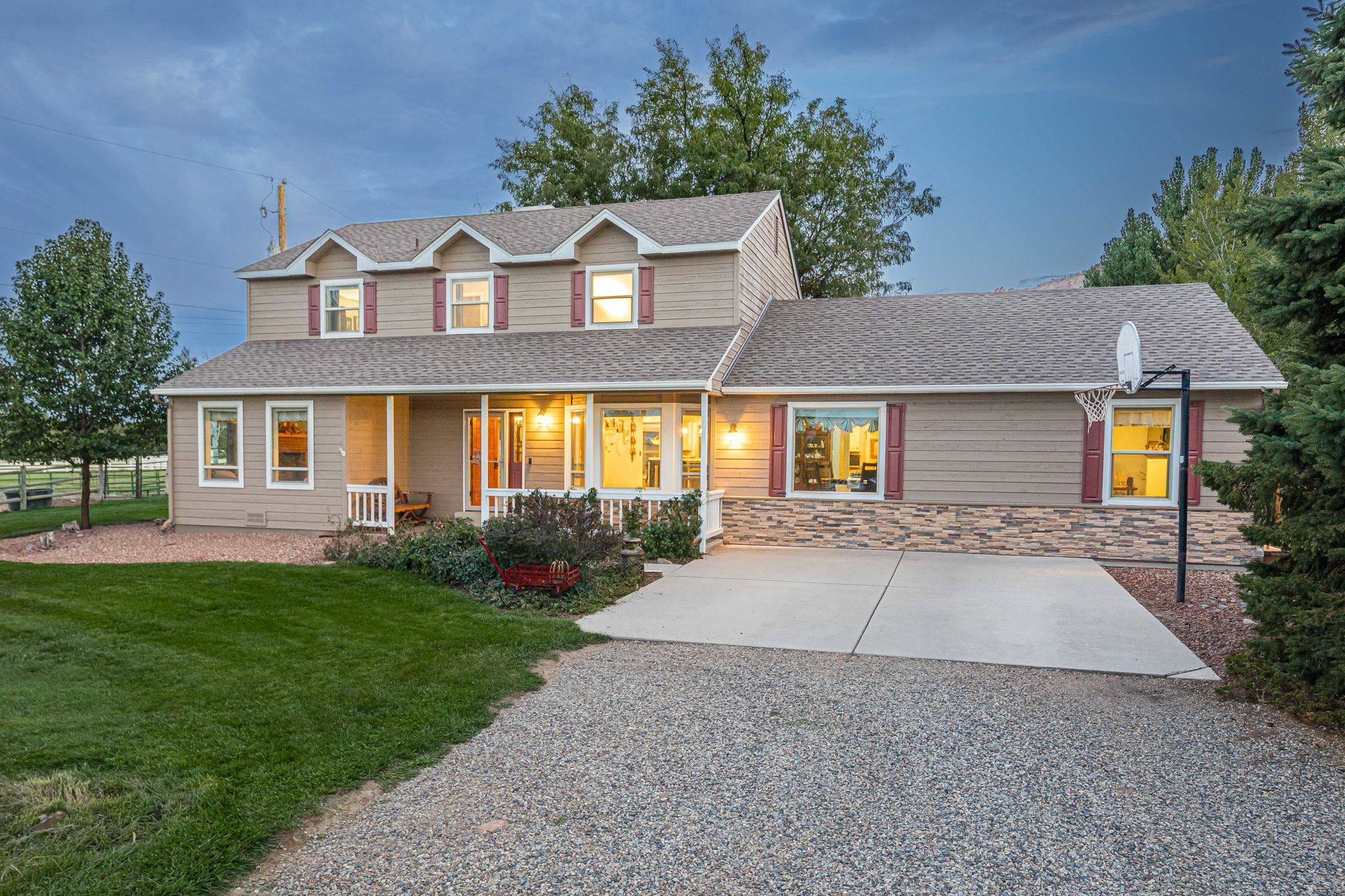 623 19 1/2 Road Property Photo 1