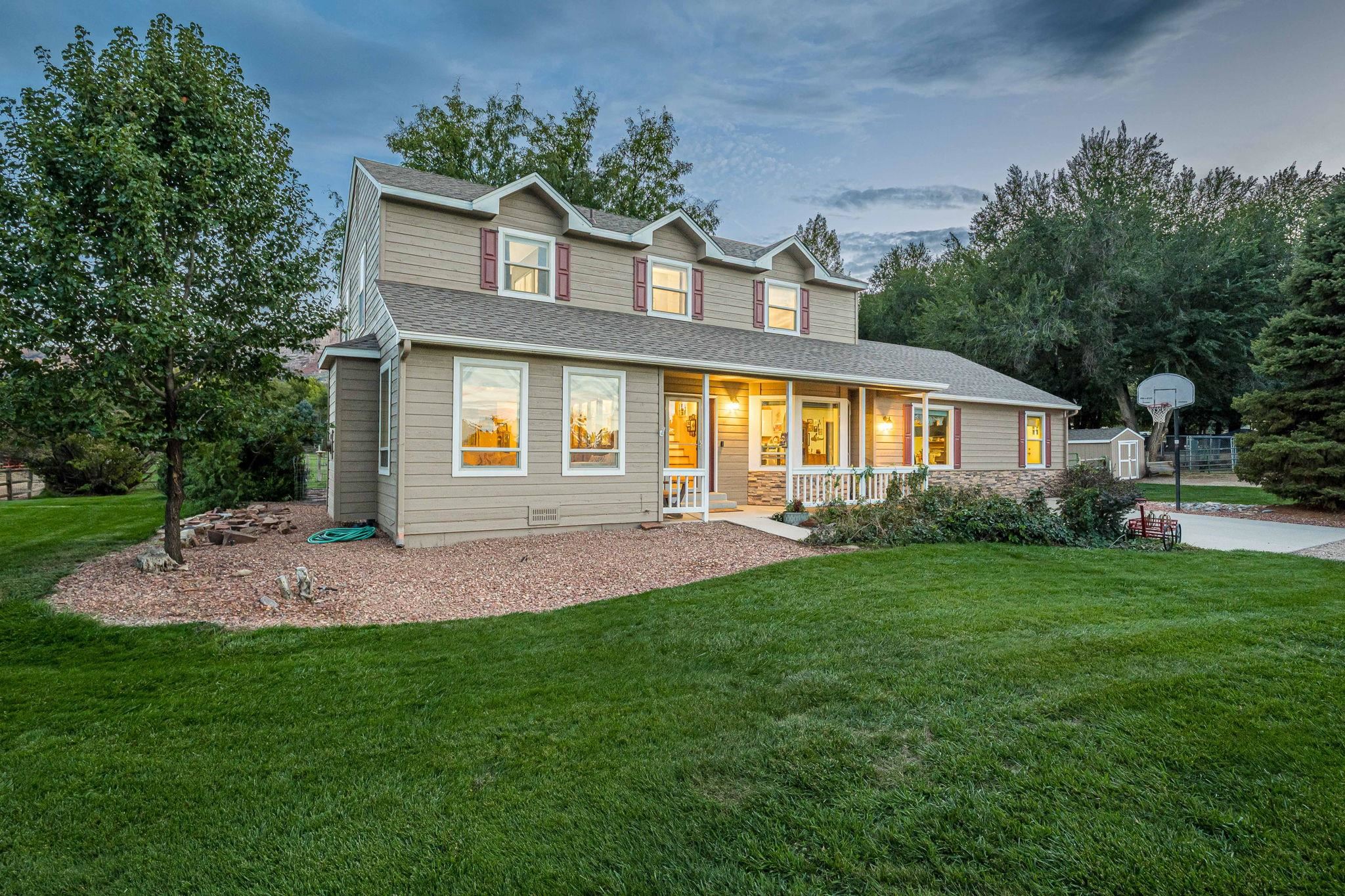 623 19 1/2 Road Property Photo 2