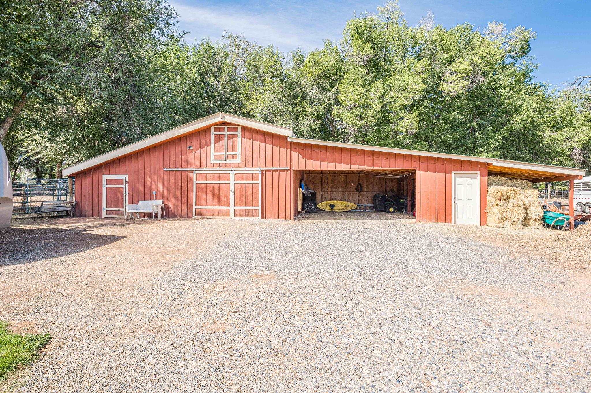 623 19 1/2 Road Property Photo 6