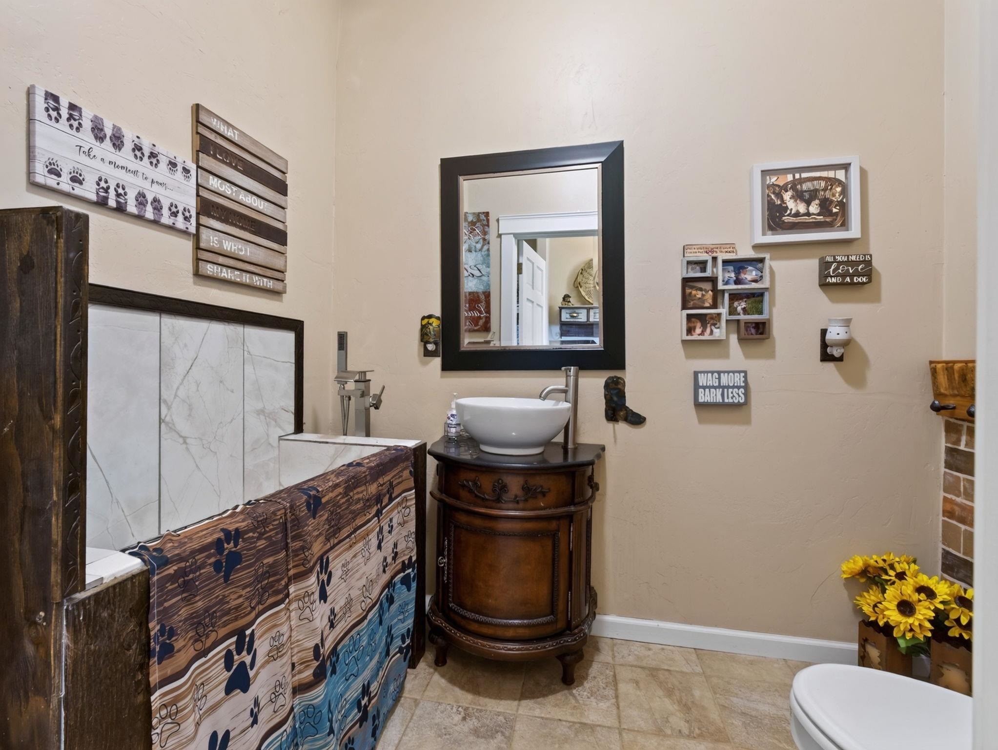 623 19 1/2 Road Property Photo 25