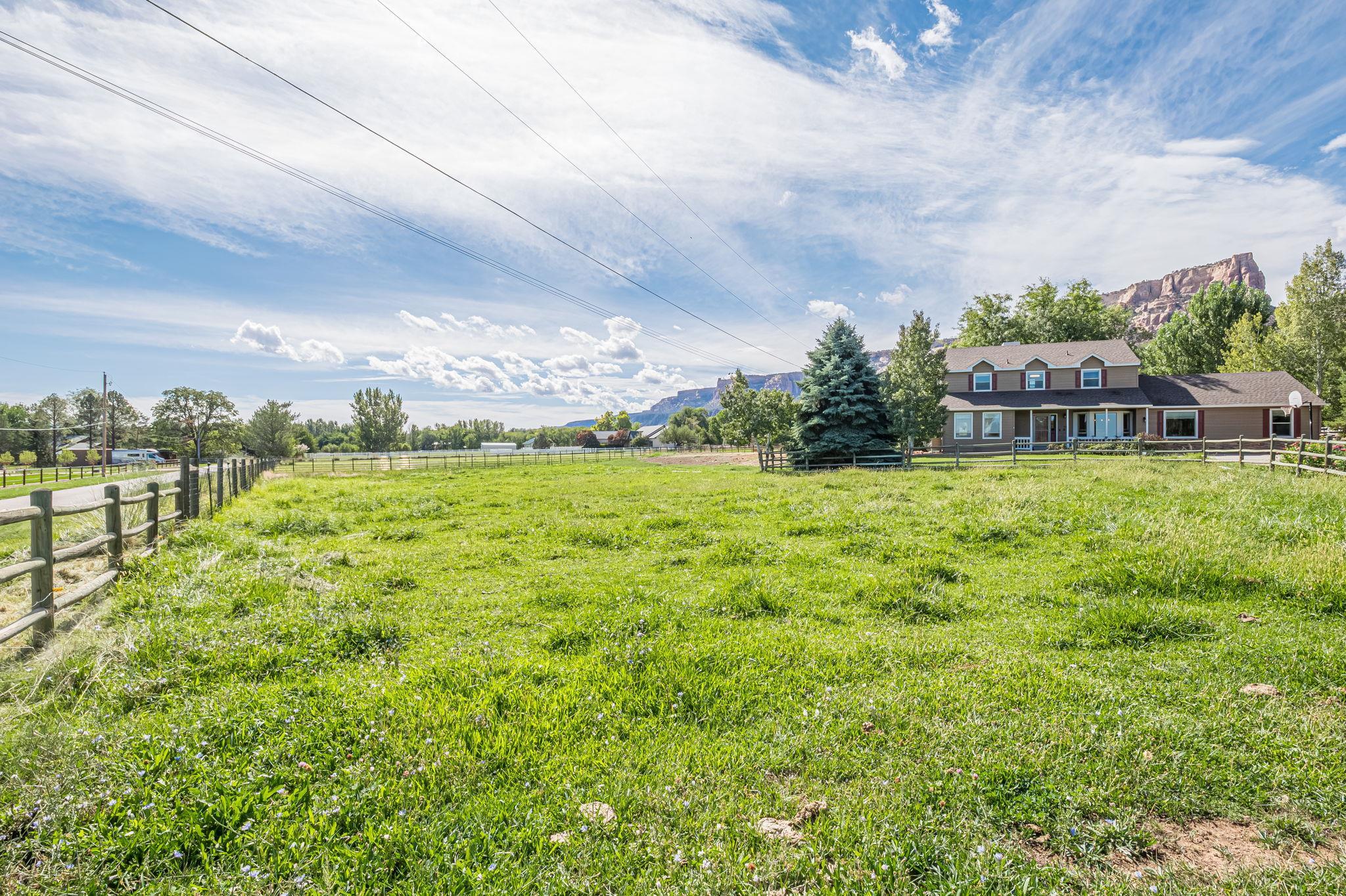 623 19 1/2 Road Property Photo 42