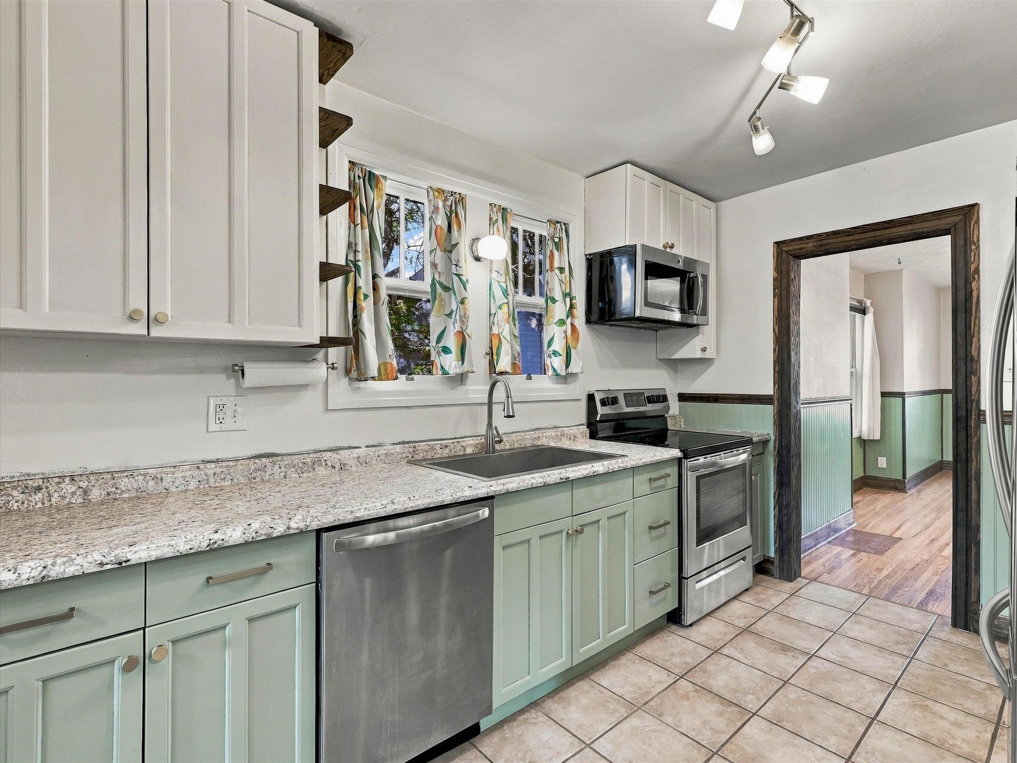 1347 White Avenue Property Photo 10