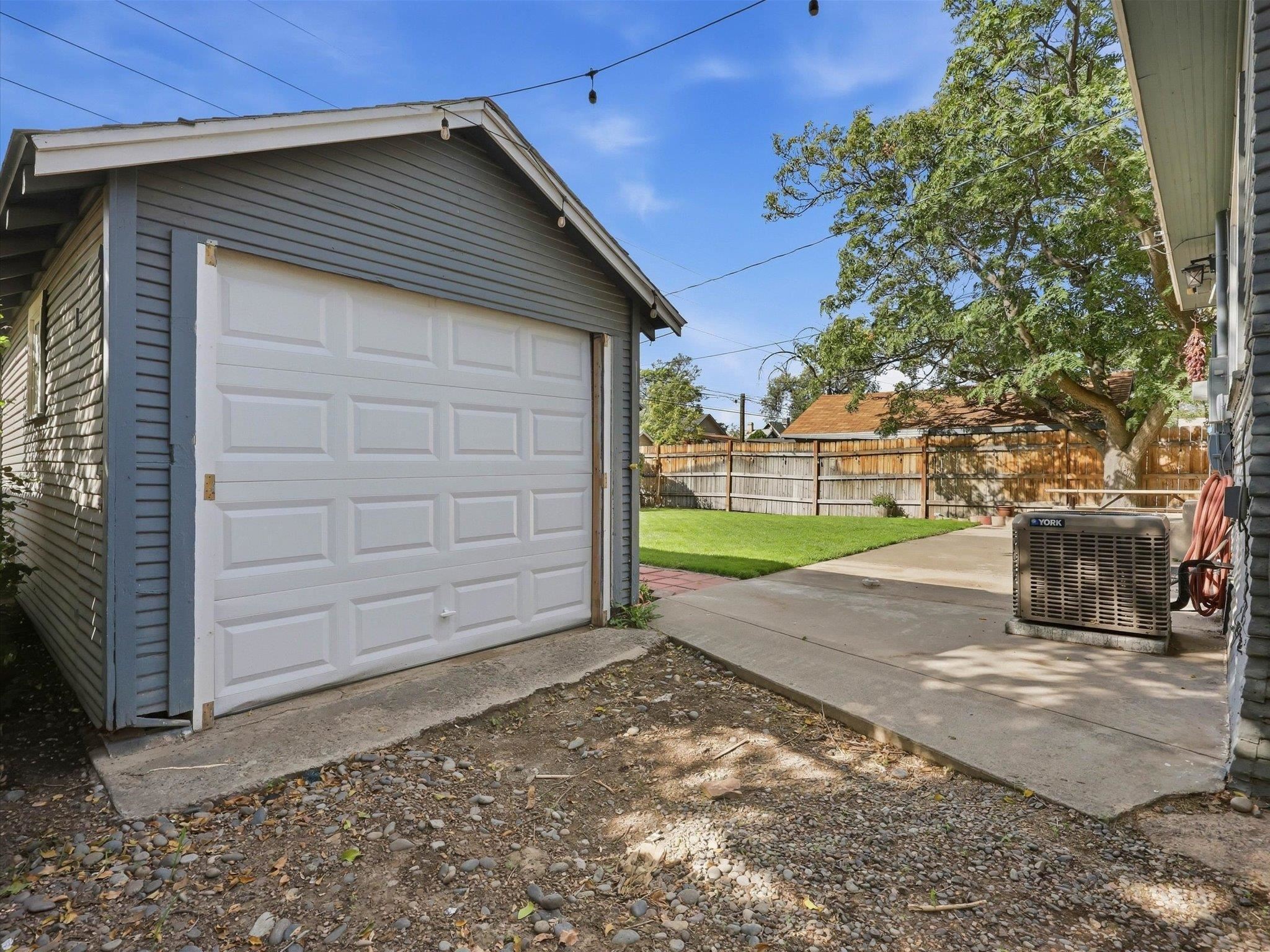 1347 White Avenue Property Photo 29