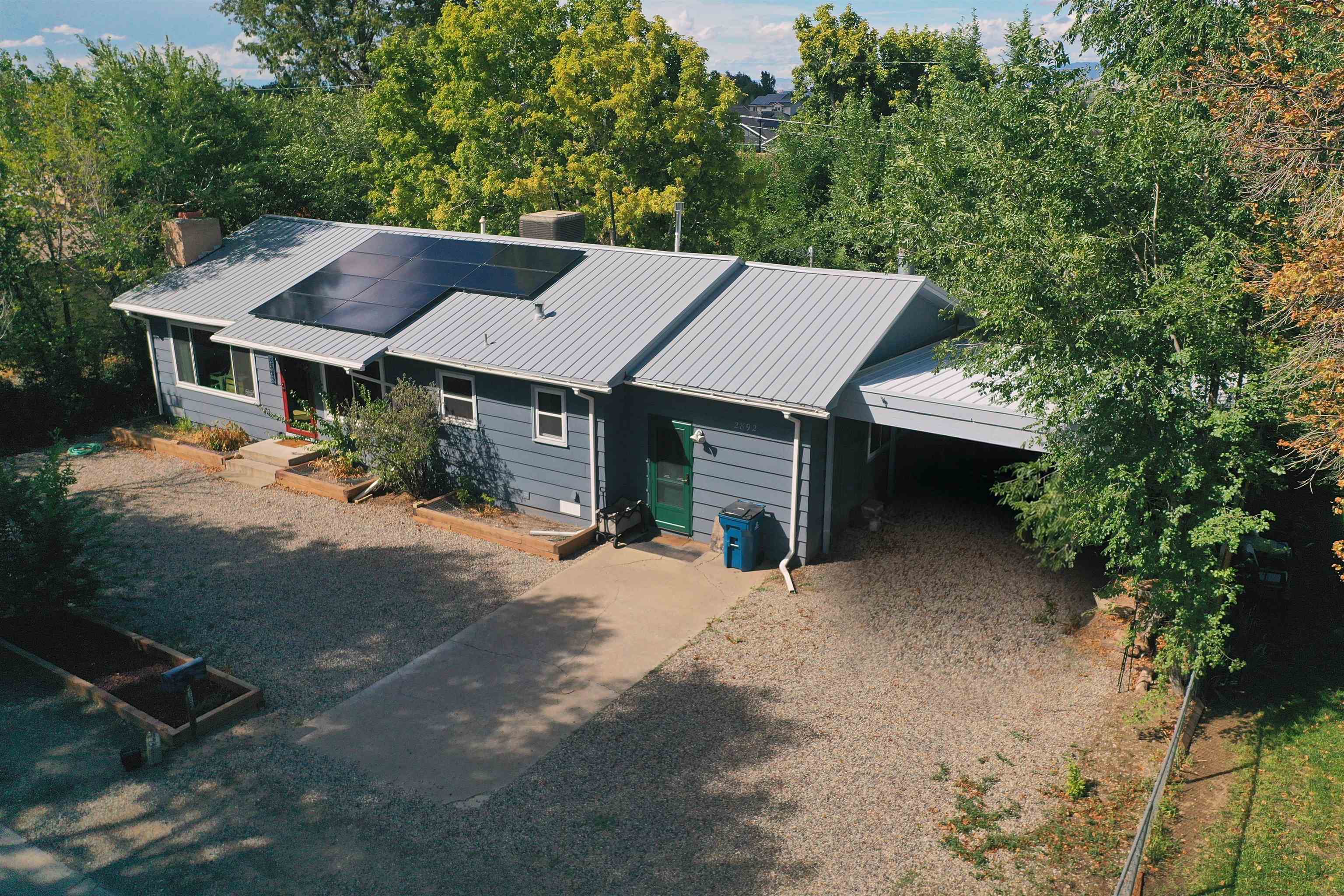 2892 Victoria Drive Property Photo 1