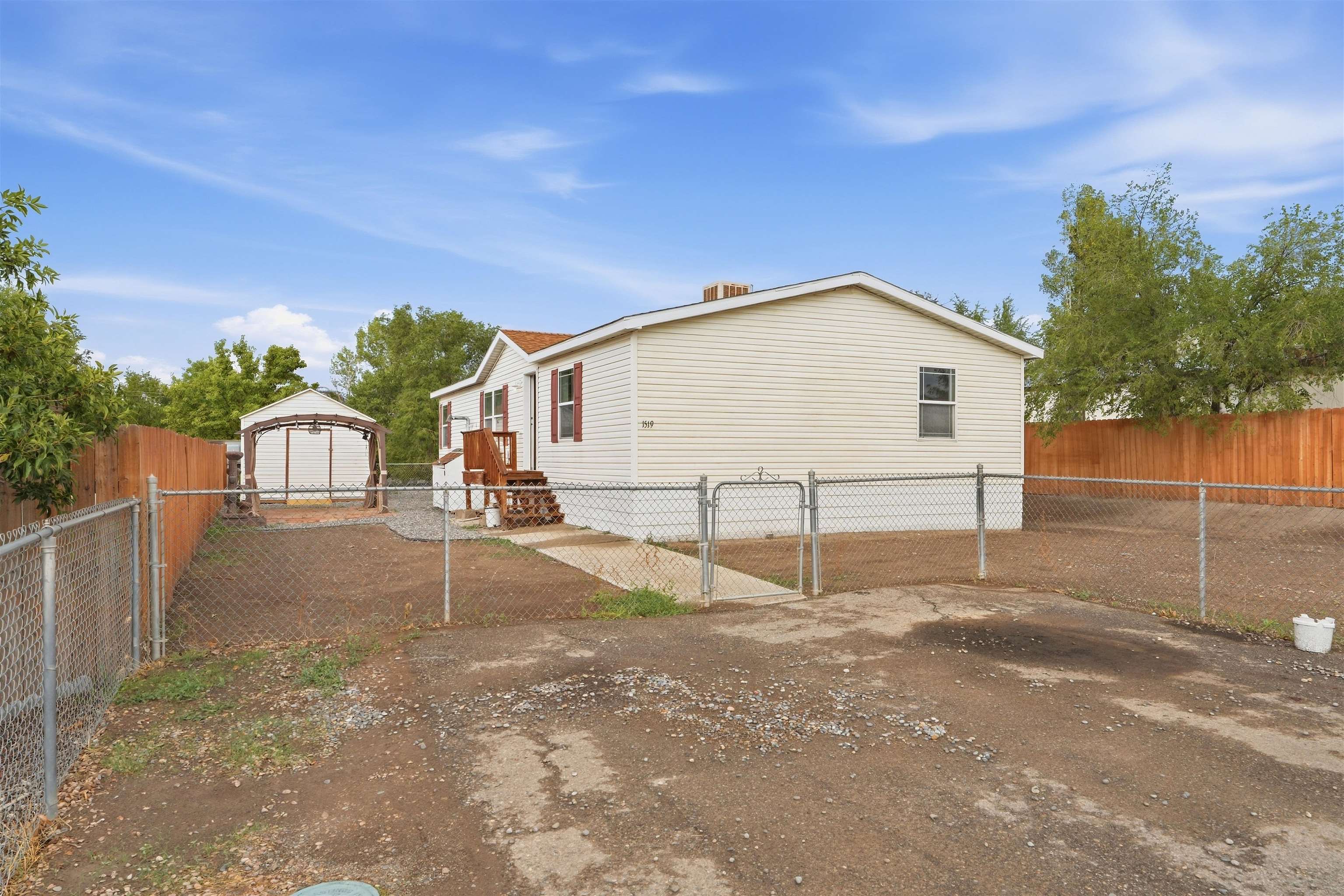 1519 Baxter Street Property Photo 5