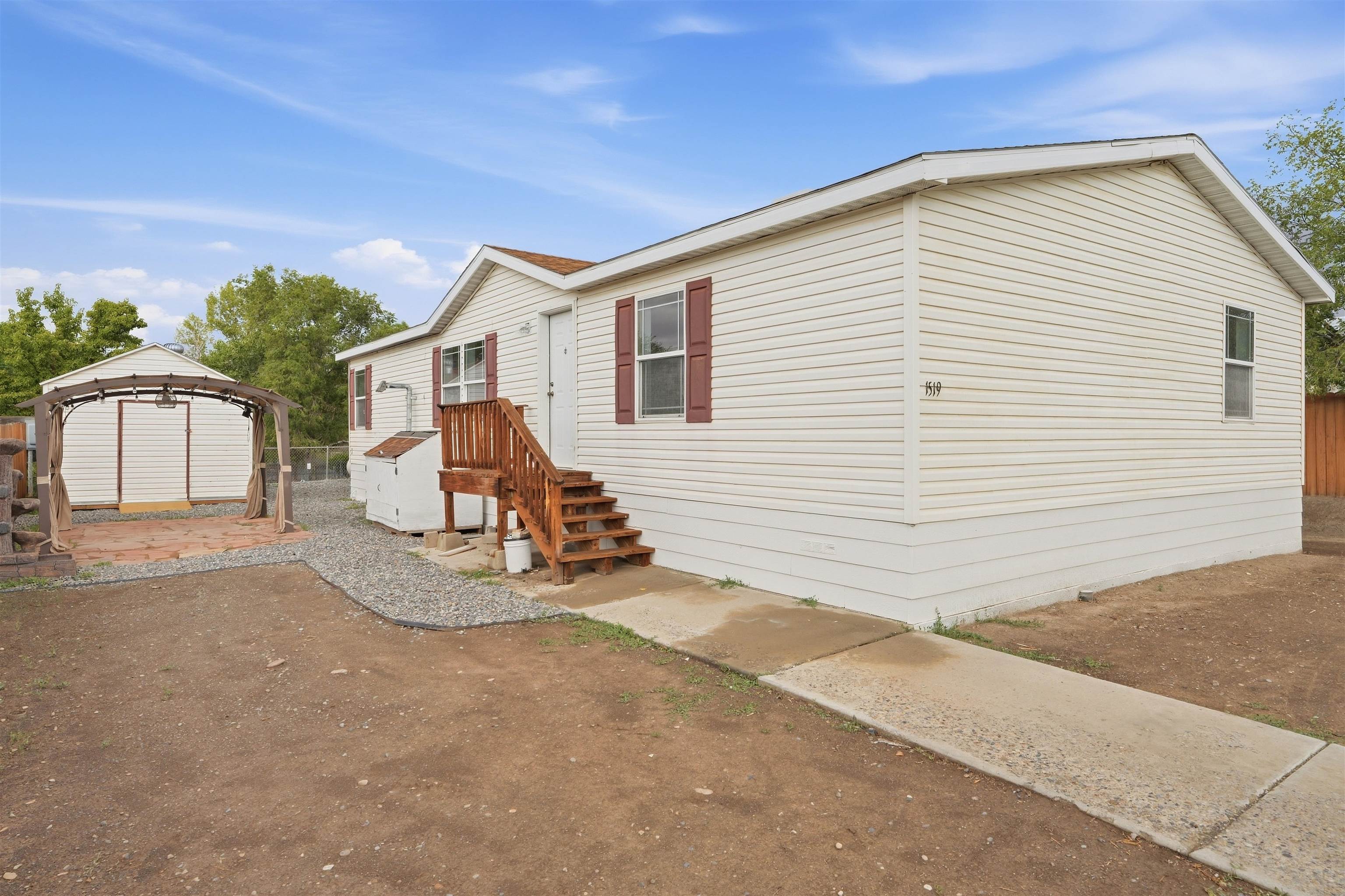 1519 Baxter Street Property Photo 6