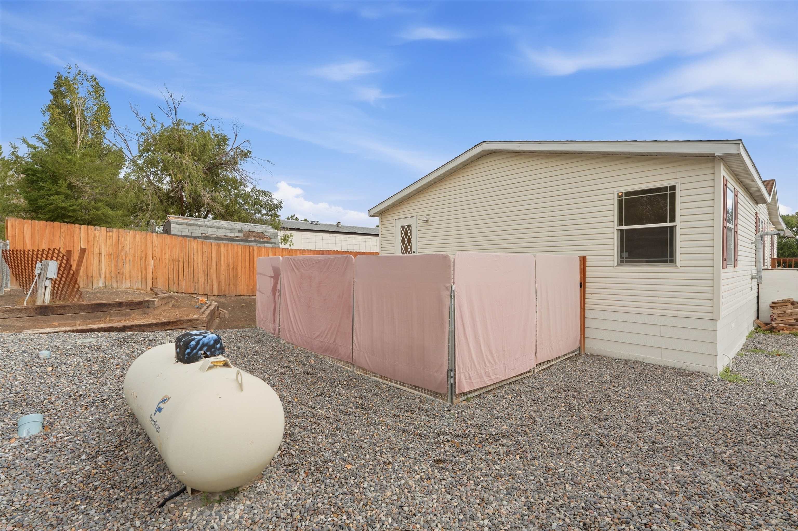 1519 Baxter Street Property Photo 8