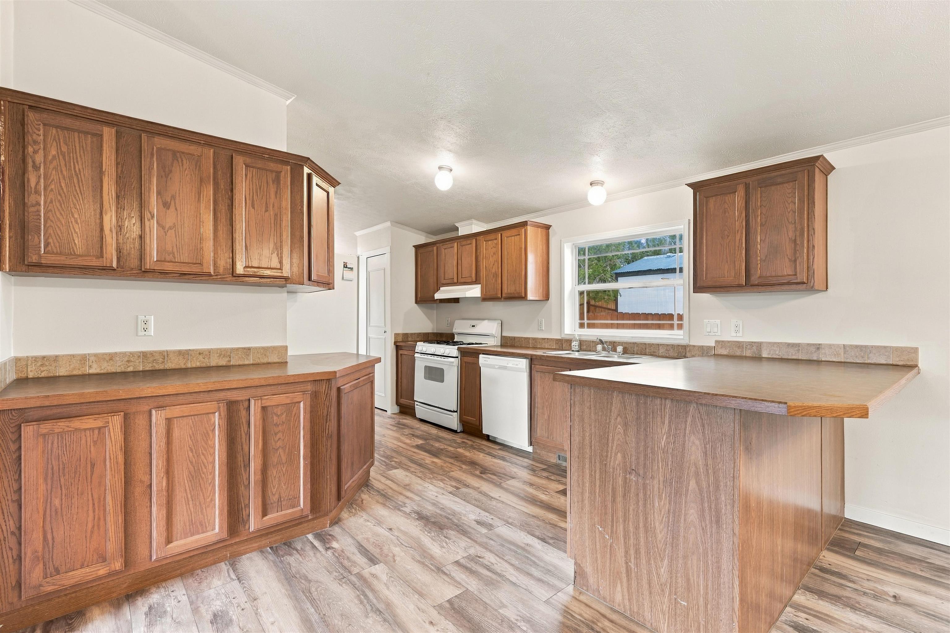 1519 Baxter Street Property Photo 12