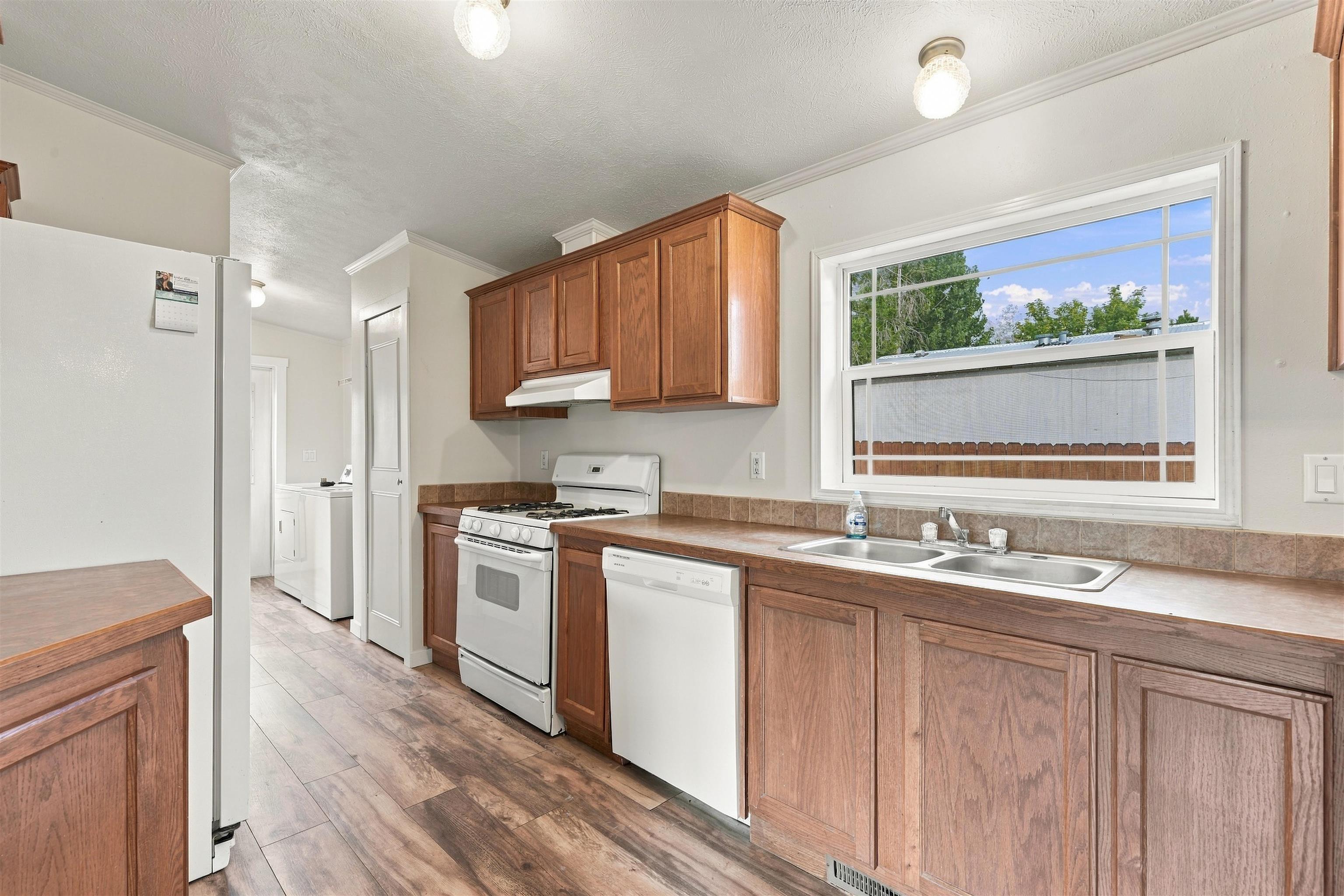 1519 Baxter Street Property Photo 13