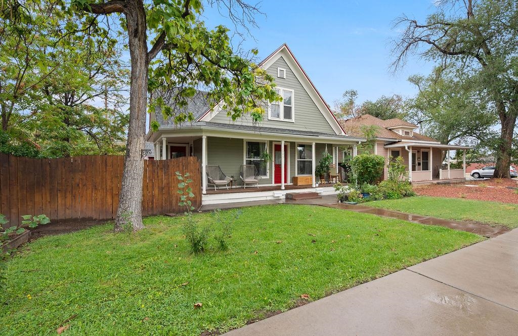 605 Chipeta Avenue Property Photo 2