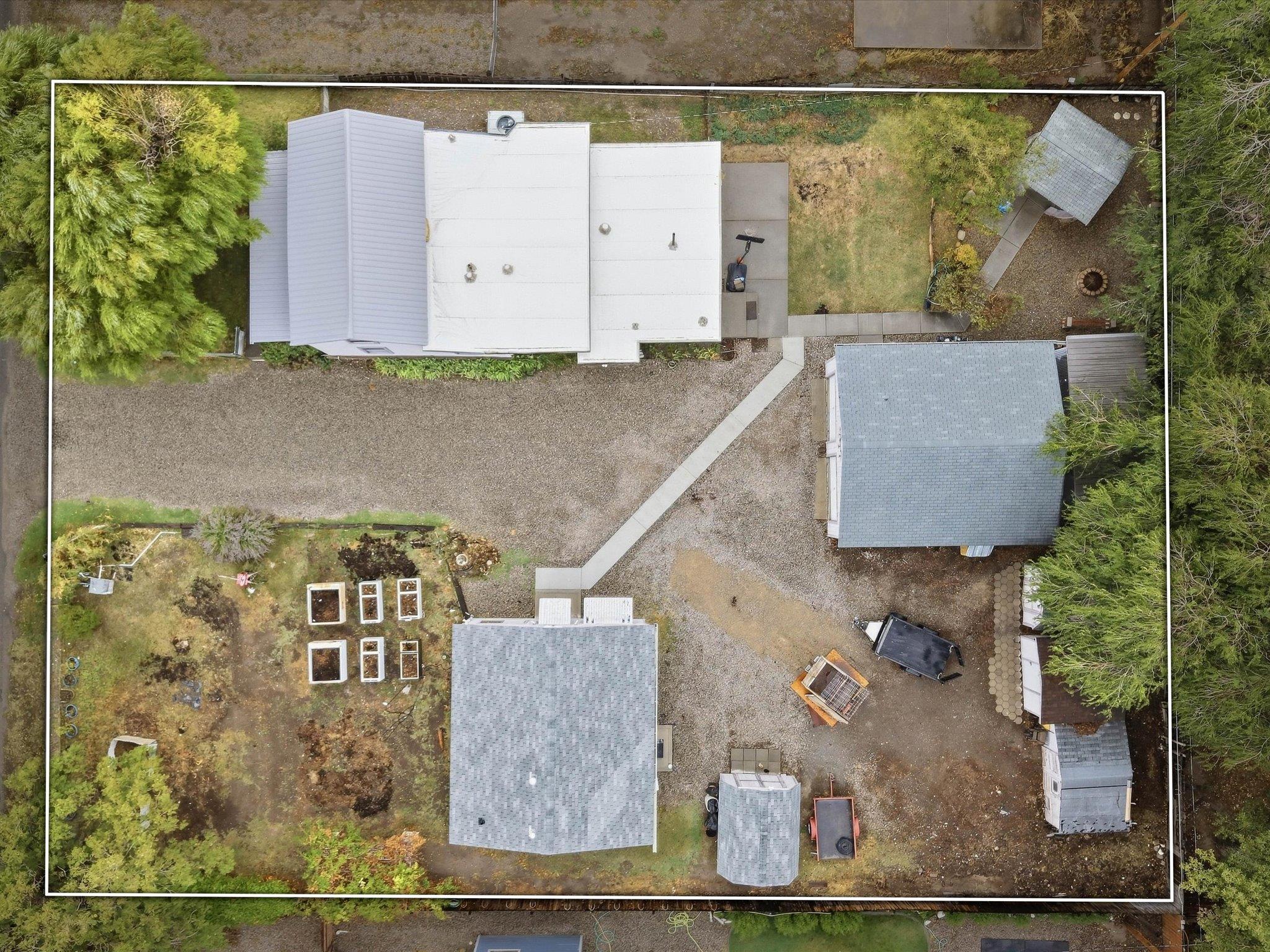 441 Lois Street Property Photo 2