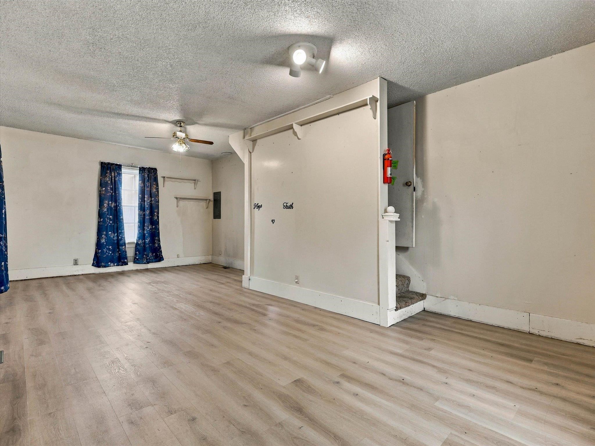 441 Lois Street Property Photo 7