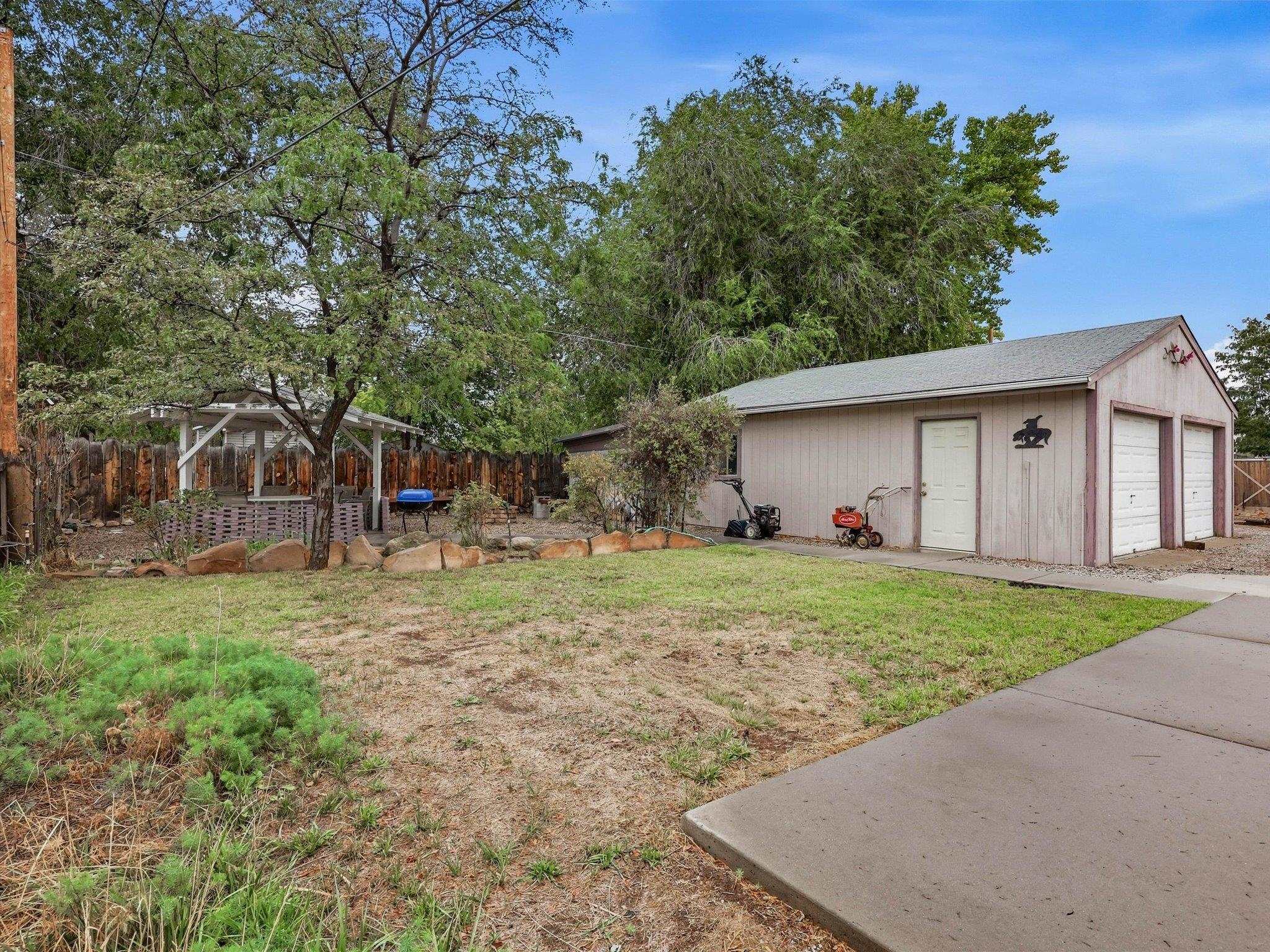 441 Lois Street Property Photo 28