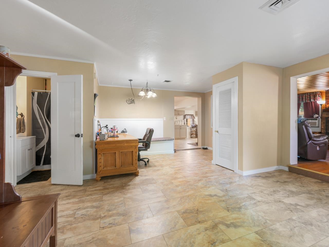 340 Epps Drive Property Photo 2