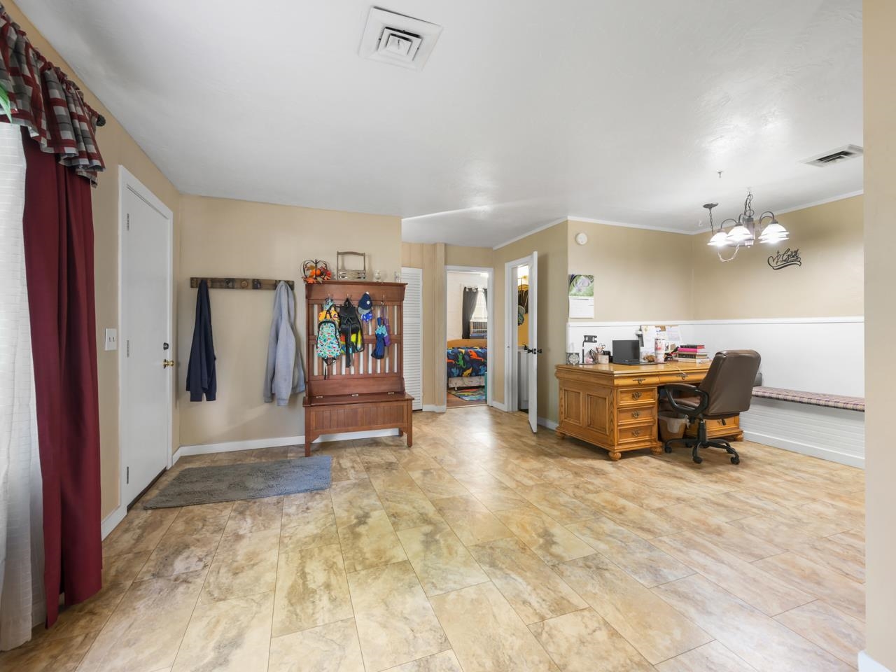 340 Epps Drive Property Photo 4