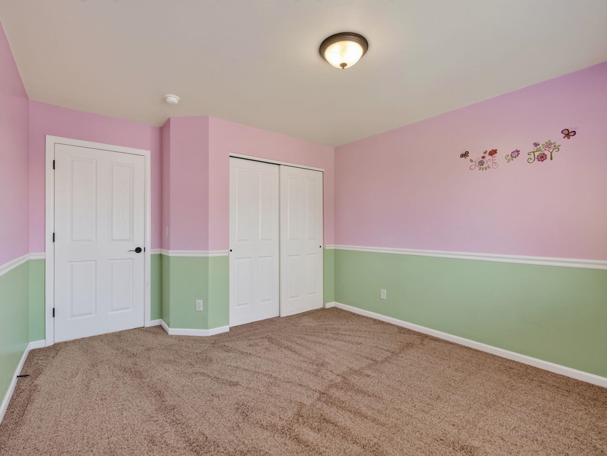 645 Zoe Lane Property Photo 27