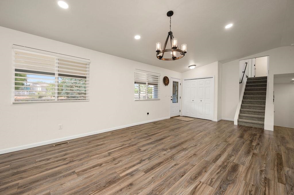 712 Ivanhoe Way Property Photo 3