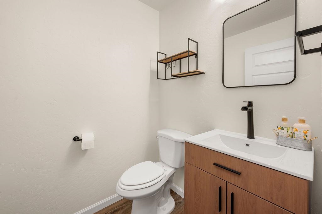 712 Ivanhoe Way Property Photo 17