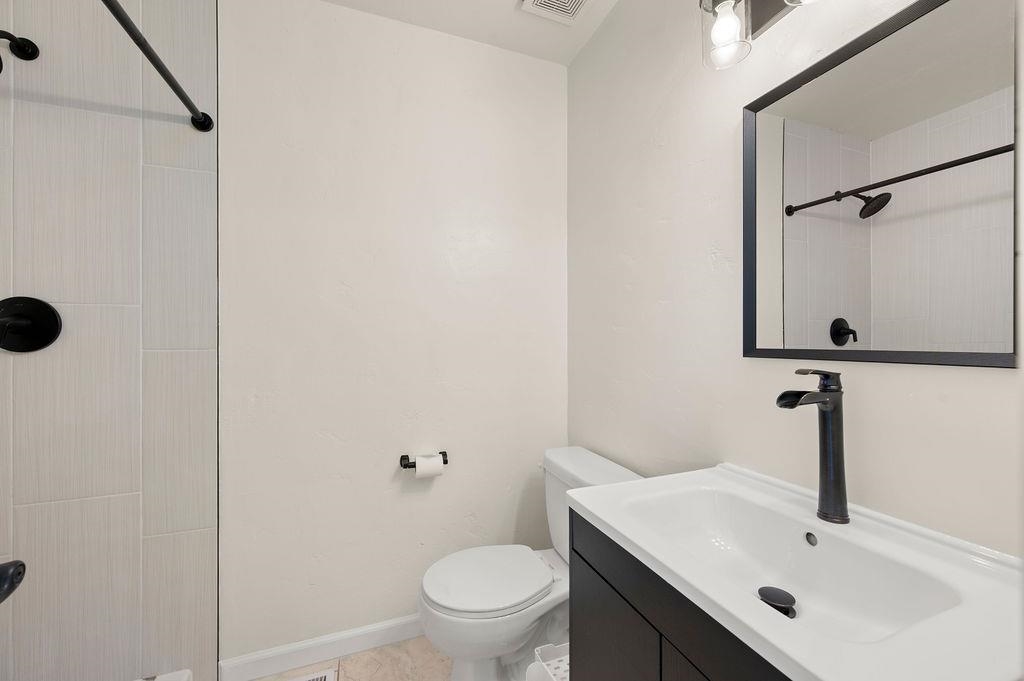 712 Ivanhoe Way Property Photo 22