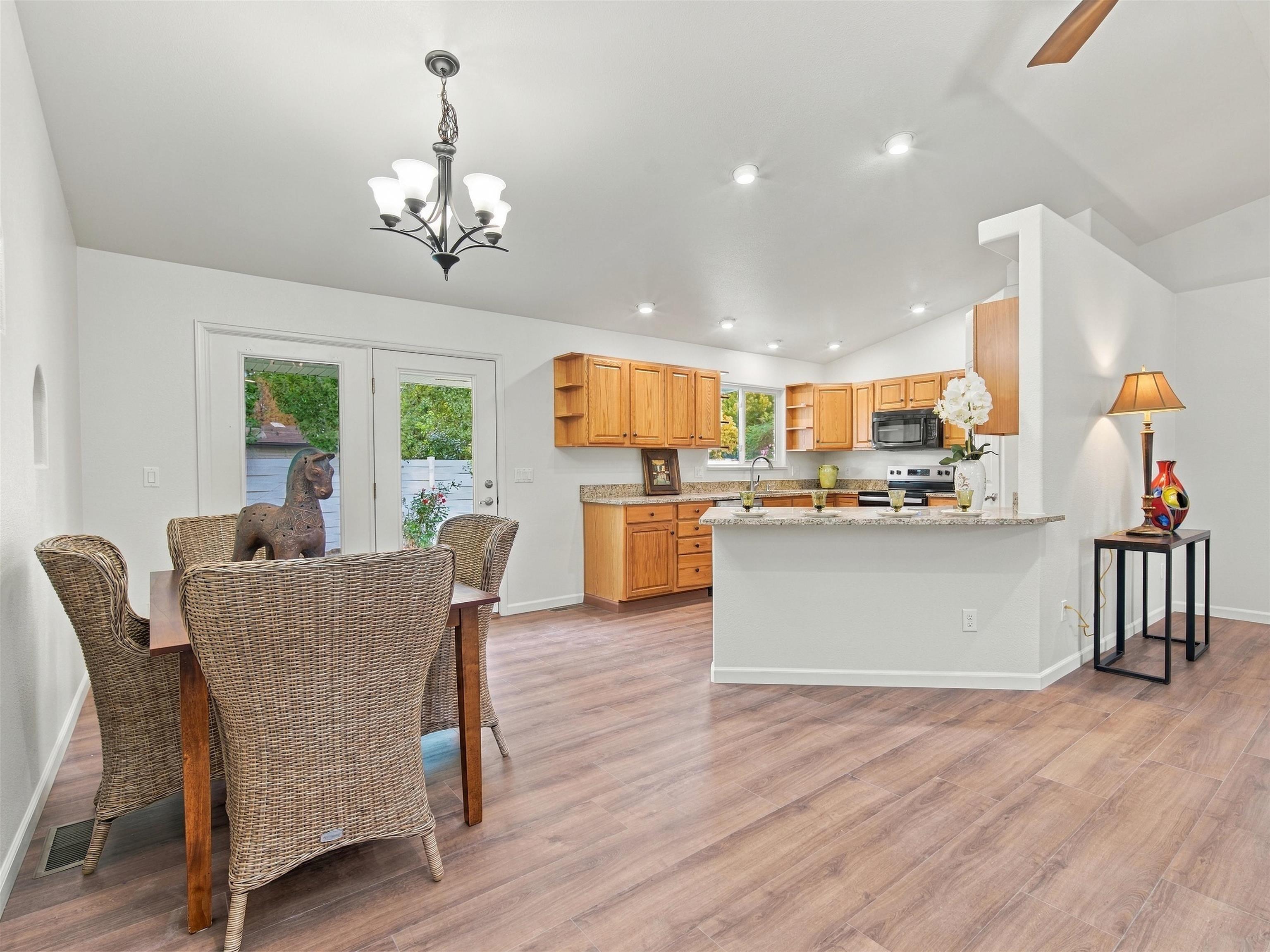 387 Myrrh Street Property Photo 13