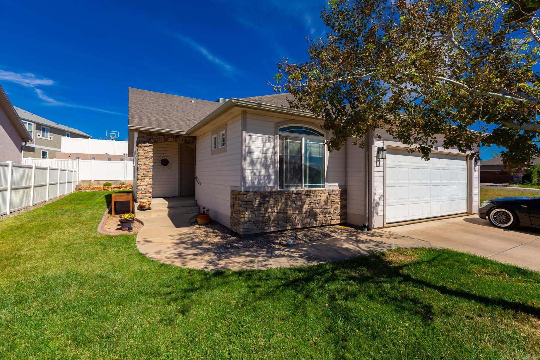 2860 Duke Drive Property Photo 1
