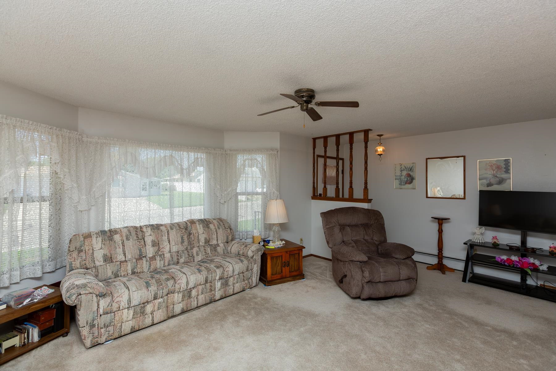 632 E Peace Drive Property Photo 12