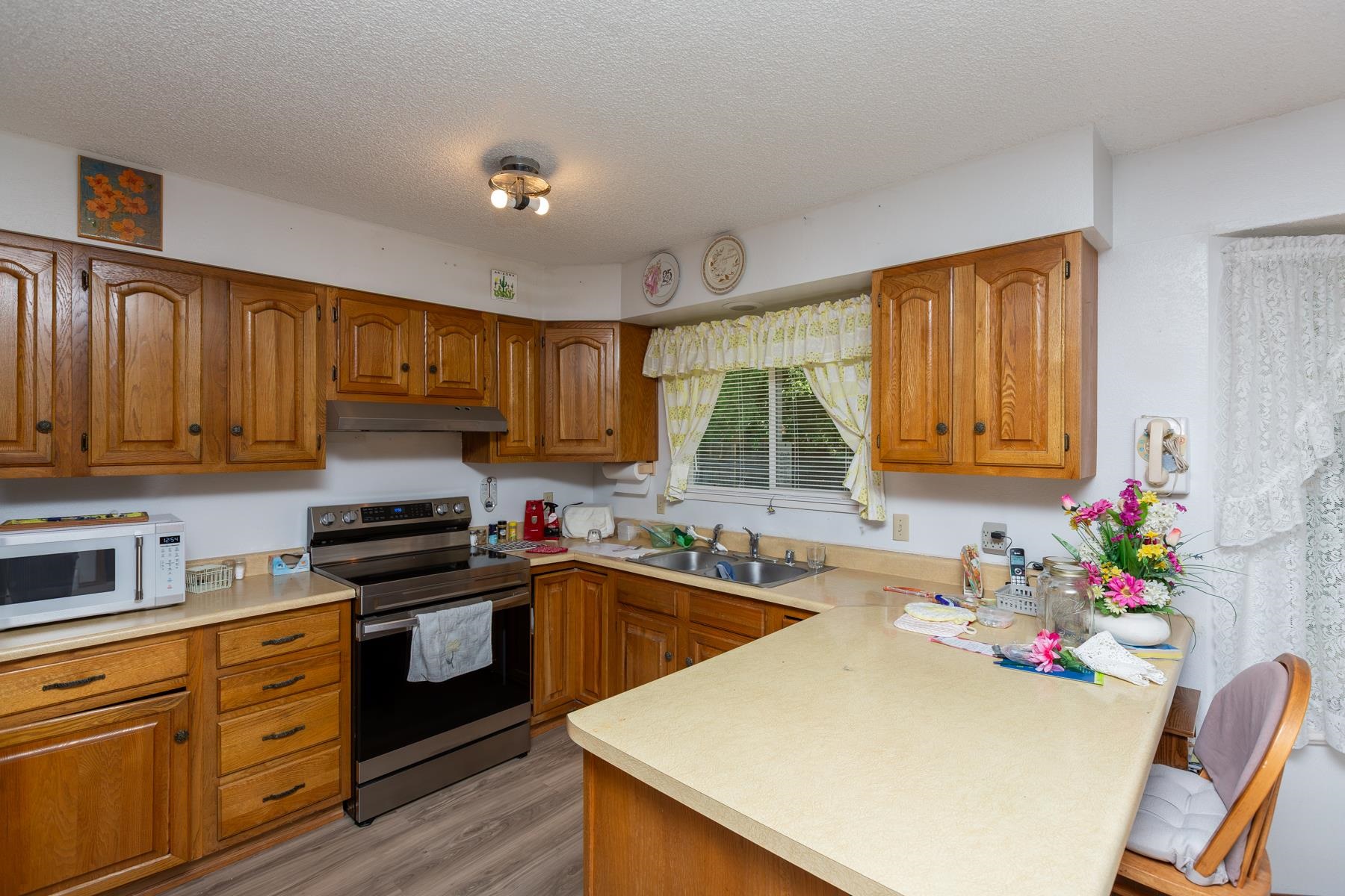 632 E Peace Drive Property Photo 16