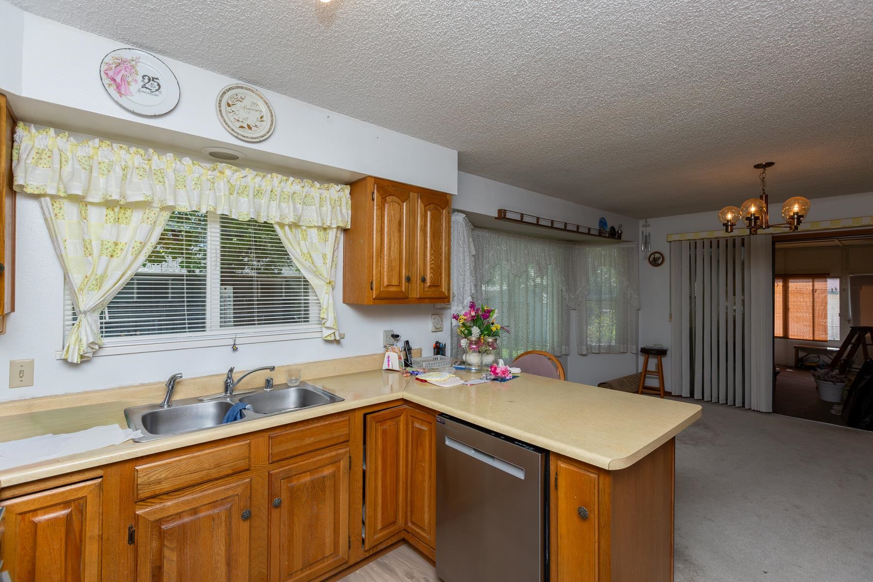 632 E Peace Drive Property Photo 17