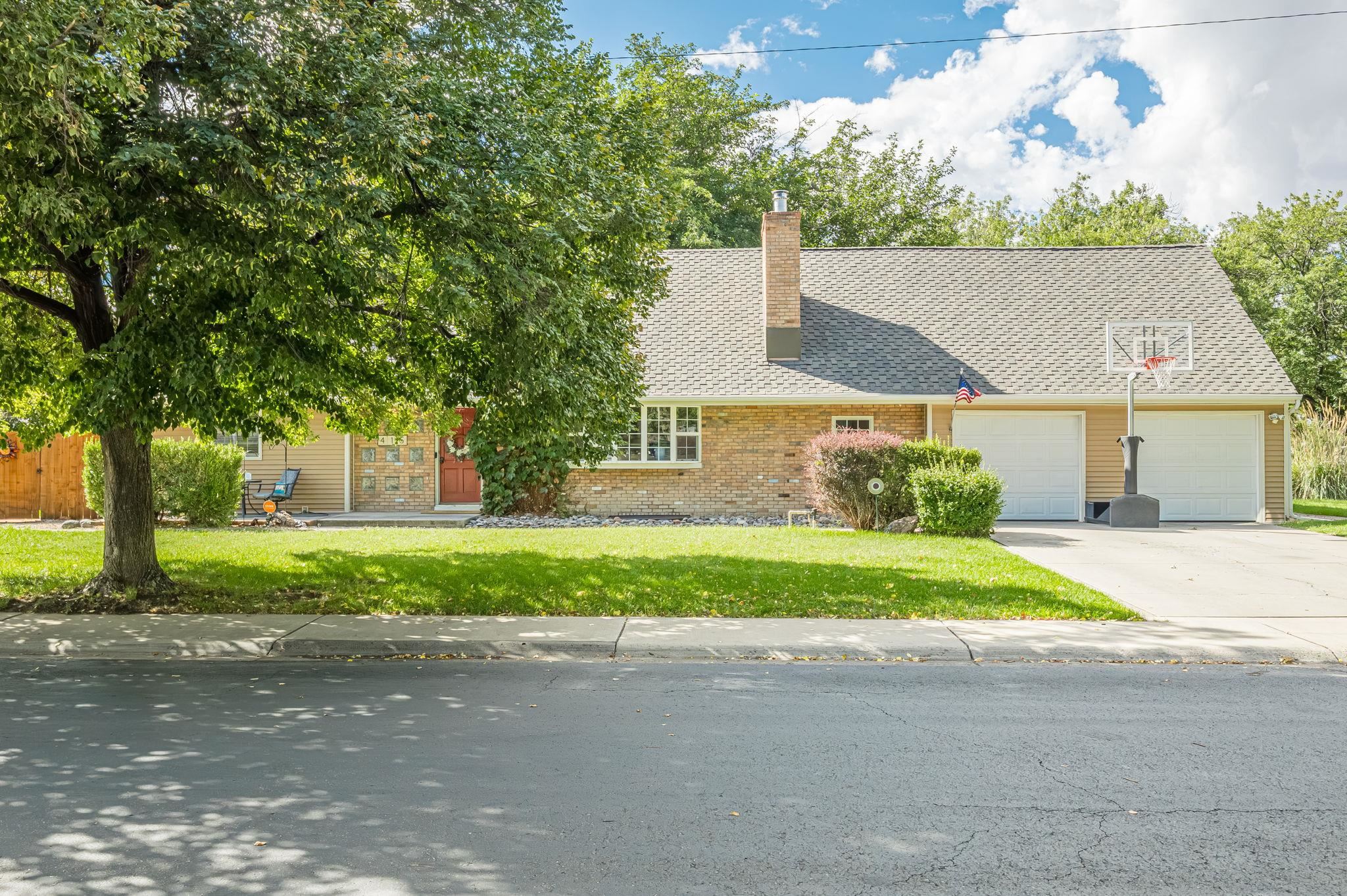 415 Walnut Avenue Property Photo 1