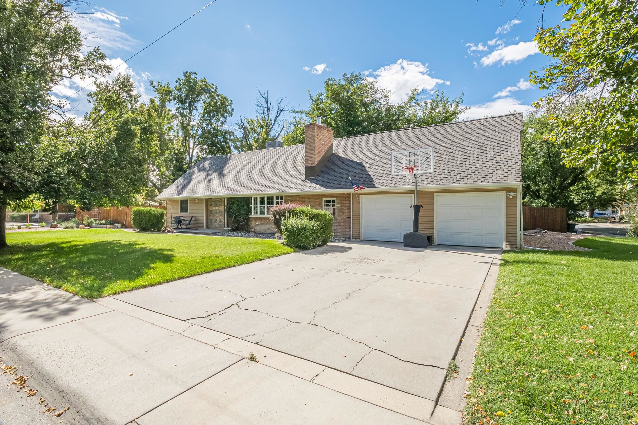 415 Walnut Avenue Property Photo 3