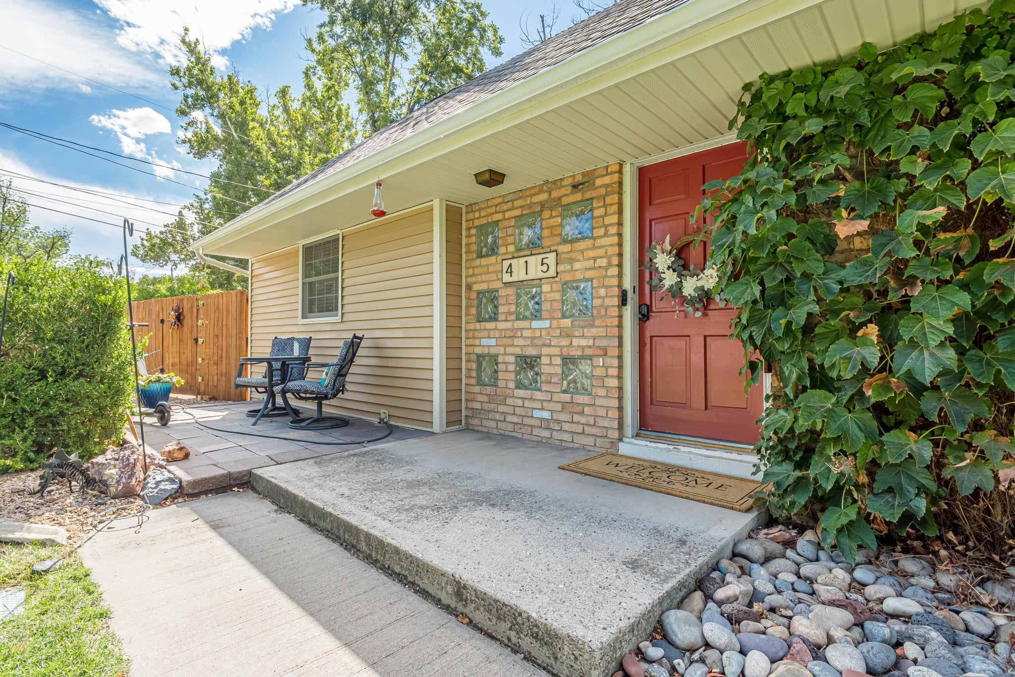 415 Walnut Avenue Property Photo 4