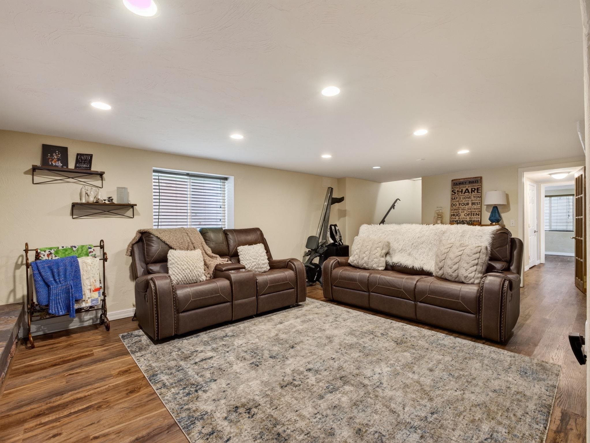 415 Walnut Avenue Property Photo 24