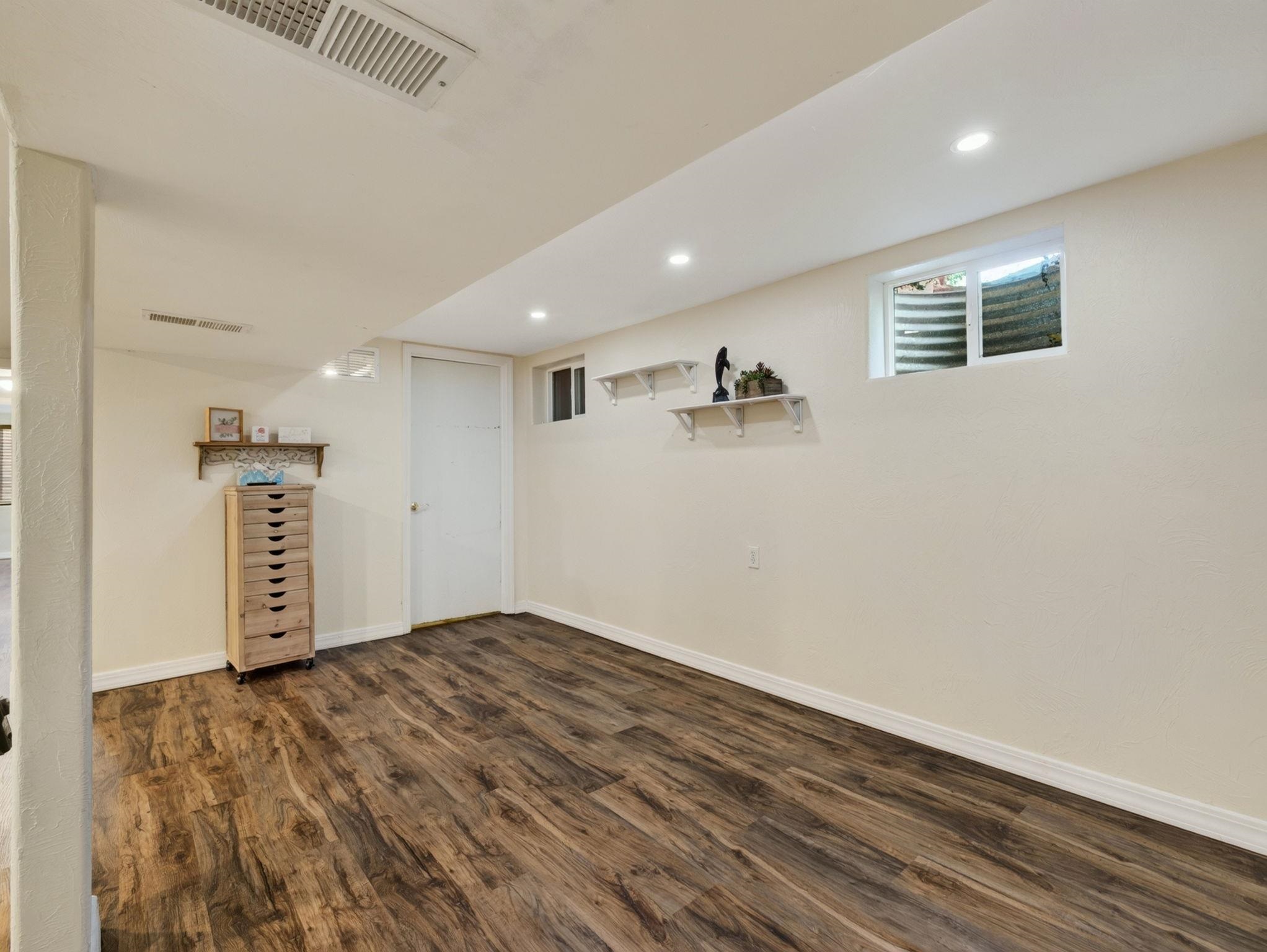 415 Walnut Avenue Property Photo 25