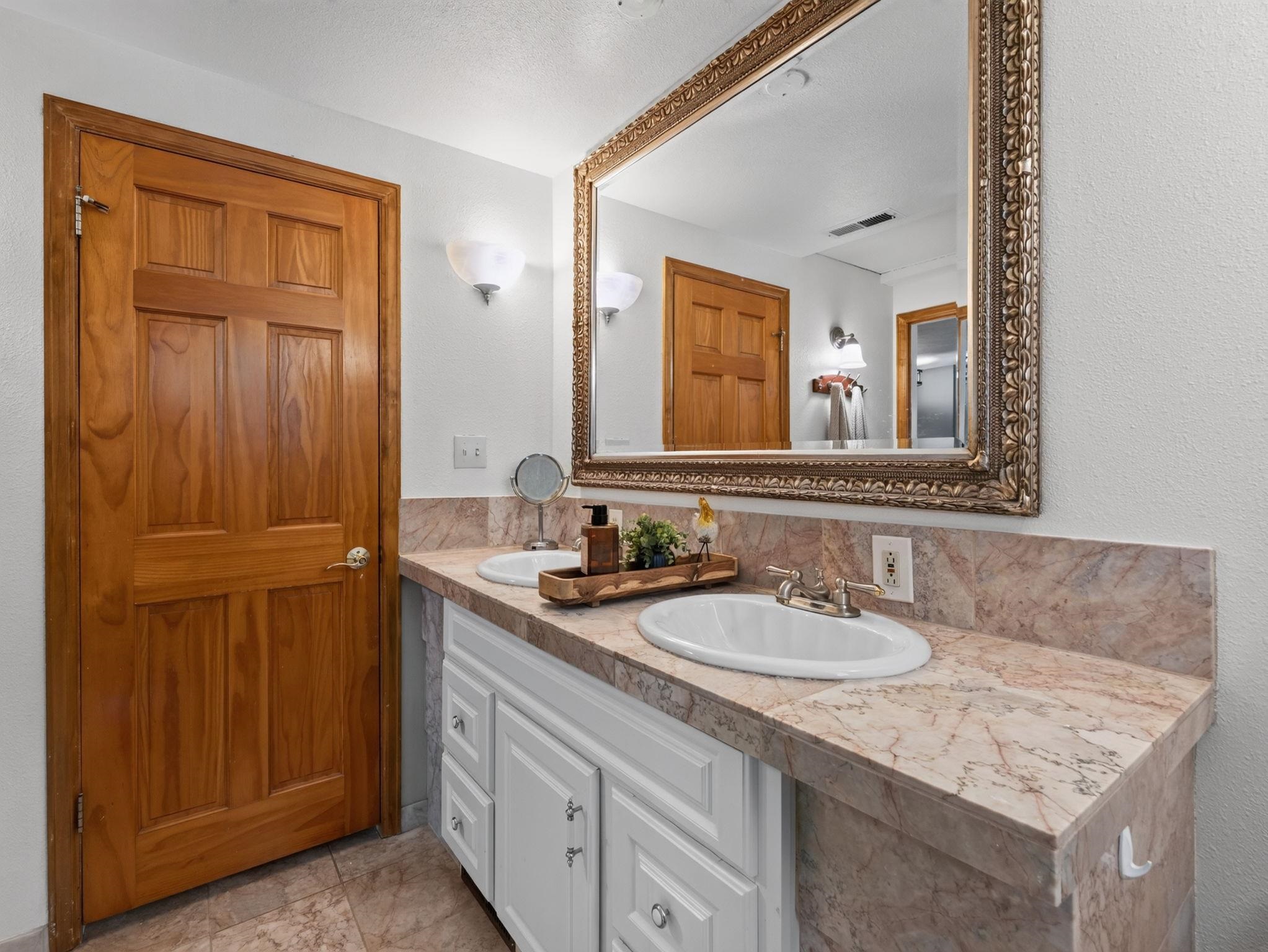 415 Walnut Avenue Property Photo 32