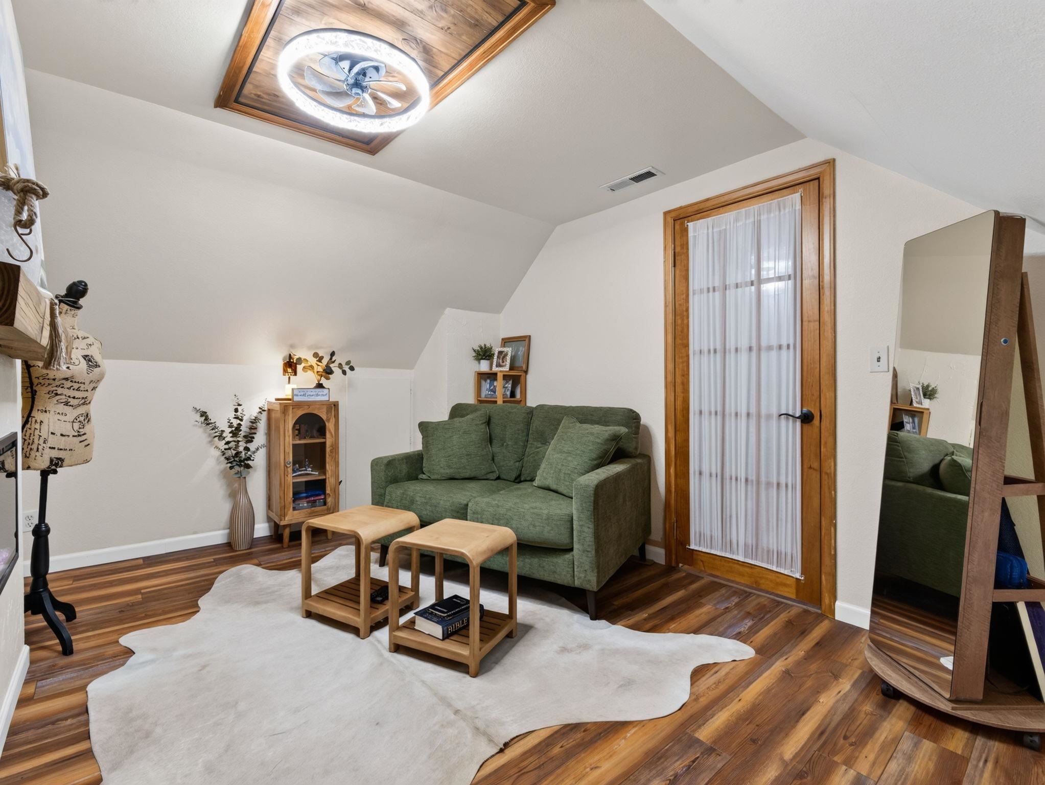 415 Walnut Avenue Property Photo 37
