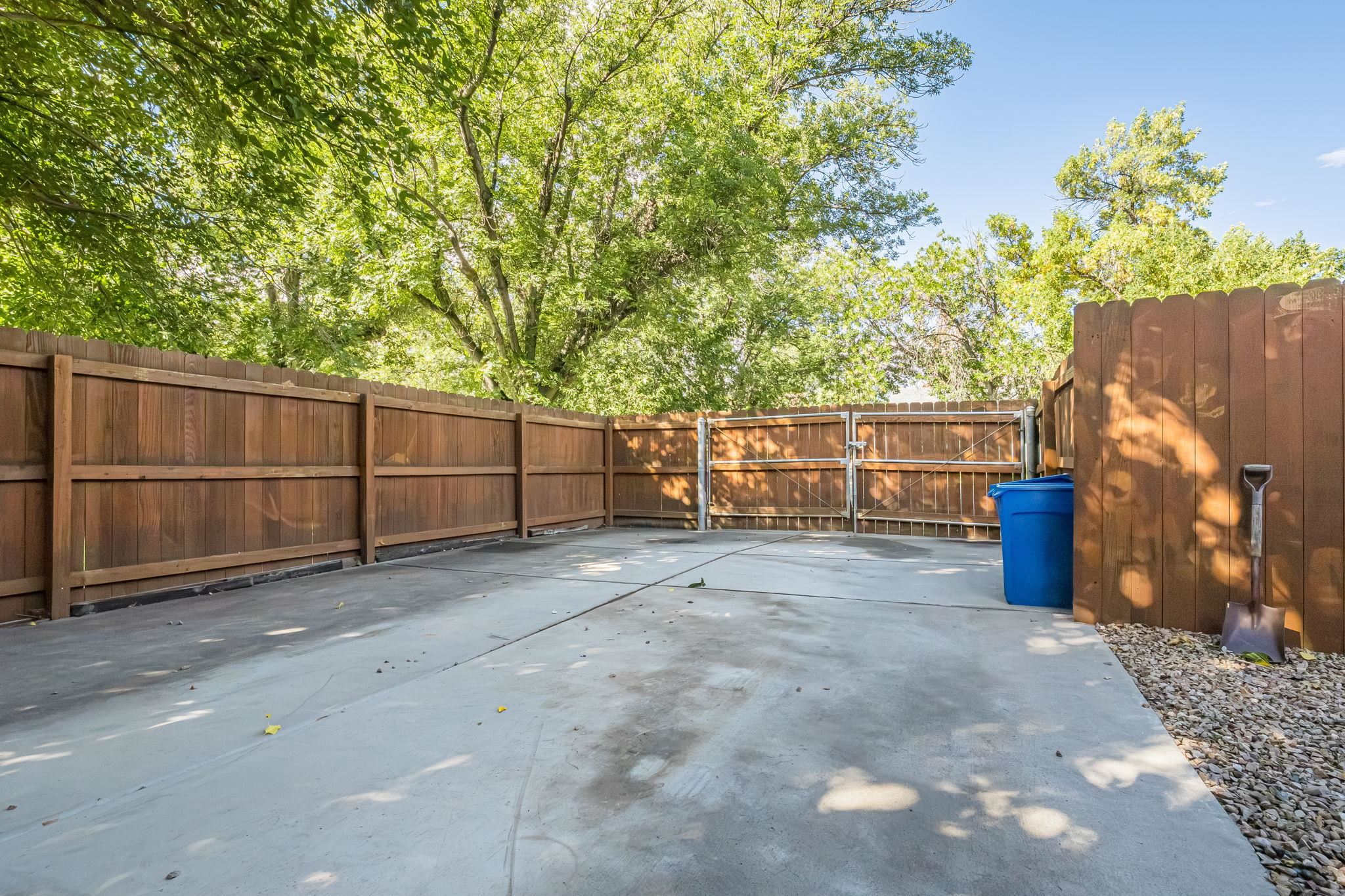 415 Walnut Avenue Property Photo 39