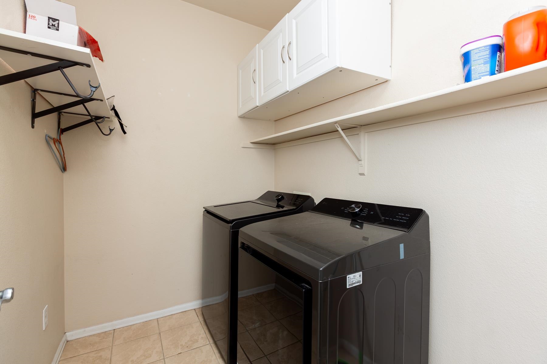 678 Arthur Court Property Photo 15