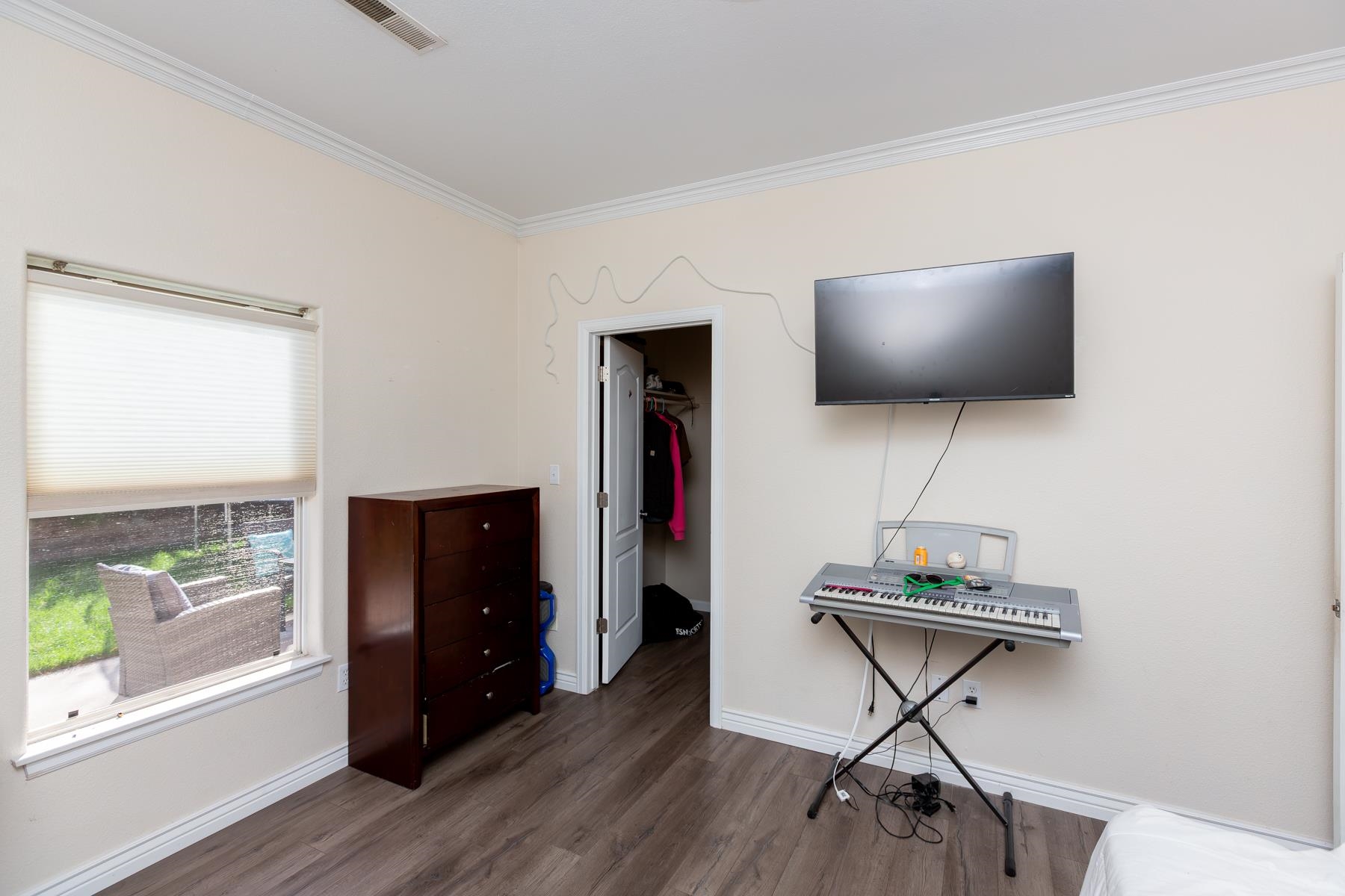 678 Arthur Court Property Photo 16
