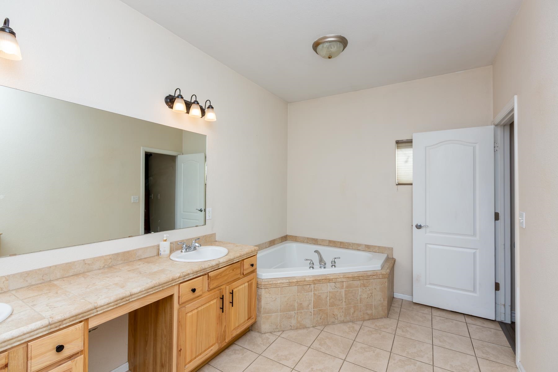 678 Arthur Court Property Photo 22