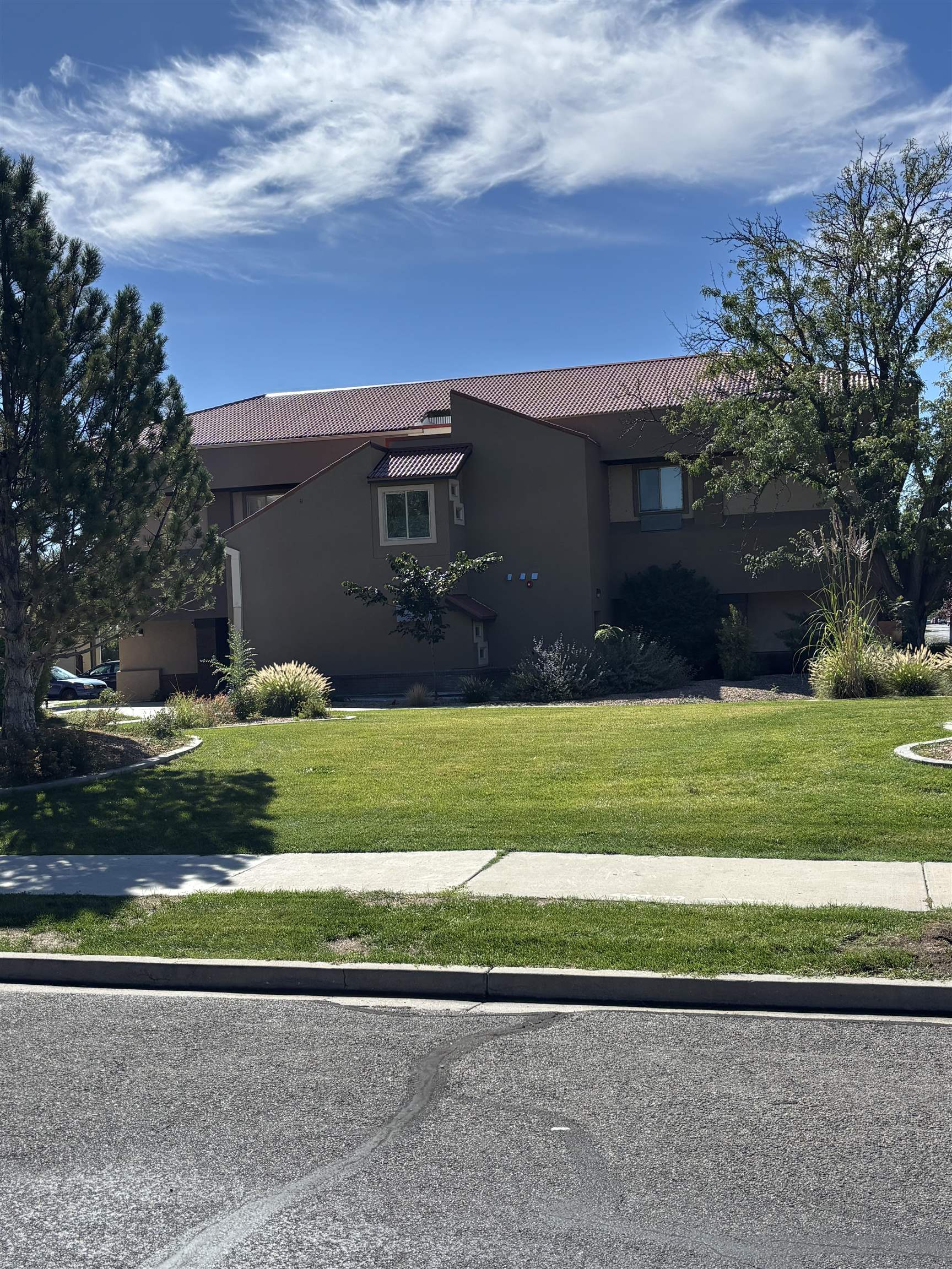 518 28 Road Property Photo 4