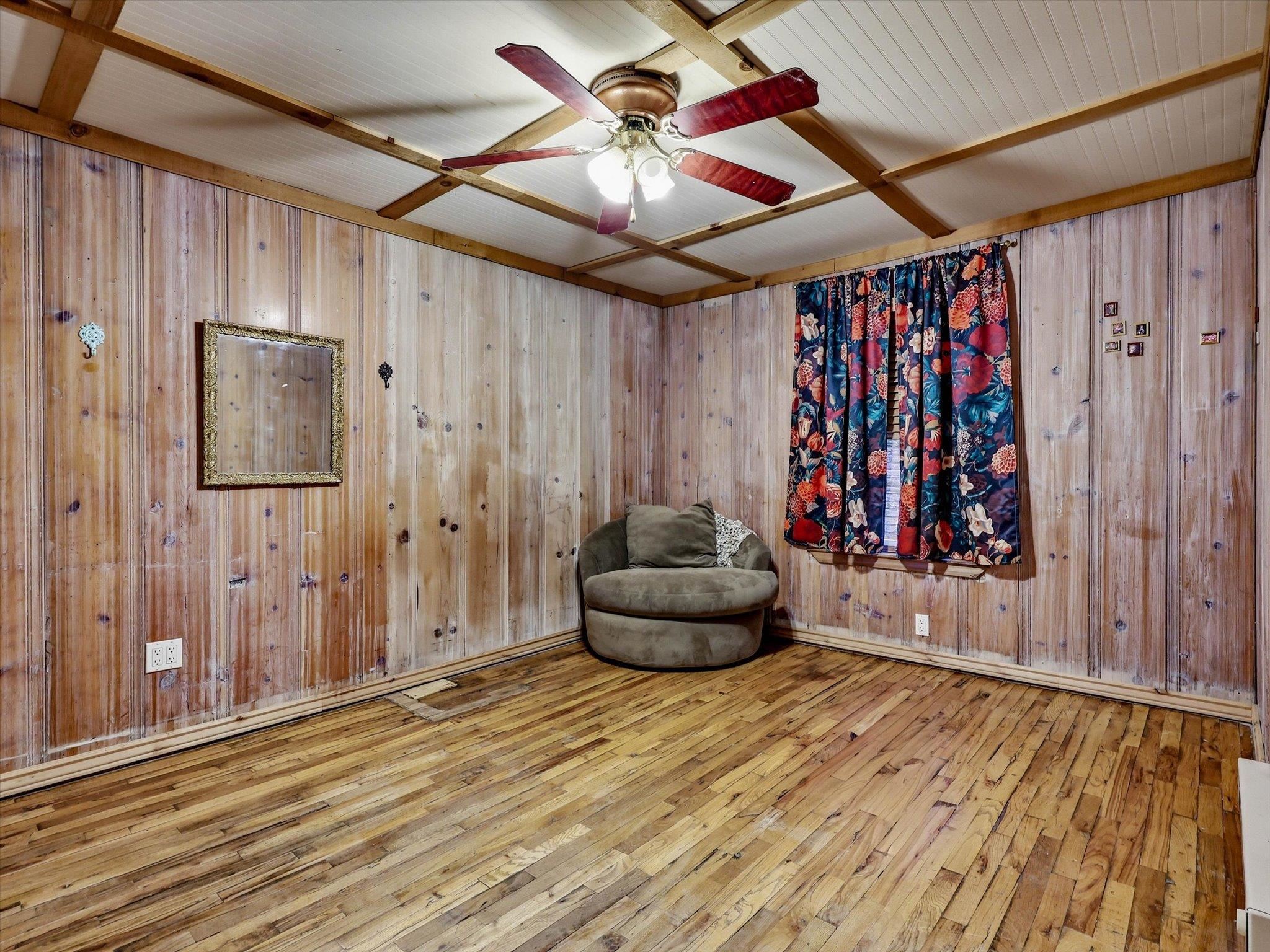930 Garden Lane Property Photo 11